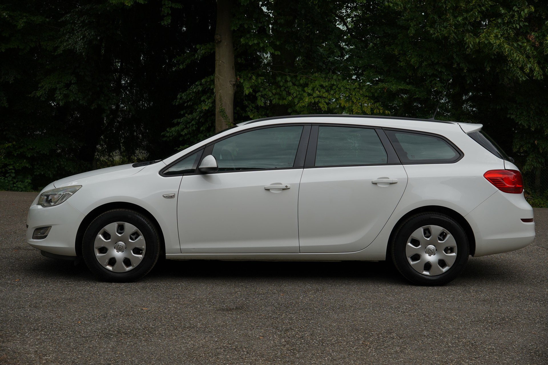 OPEL Astra SportsTourer 1.4i 16V-image-5