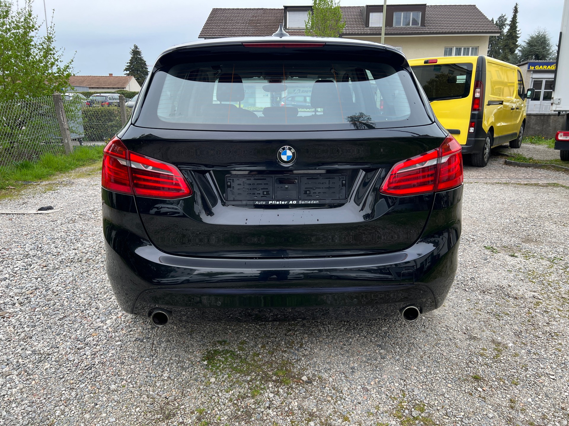 BMW 220d xDrive Active Tourer Steptronic-image-5