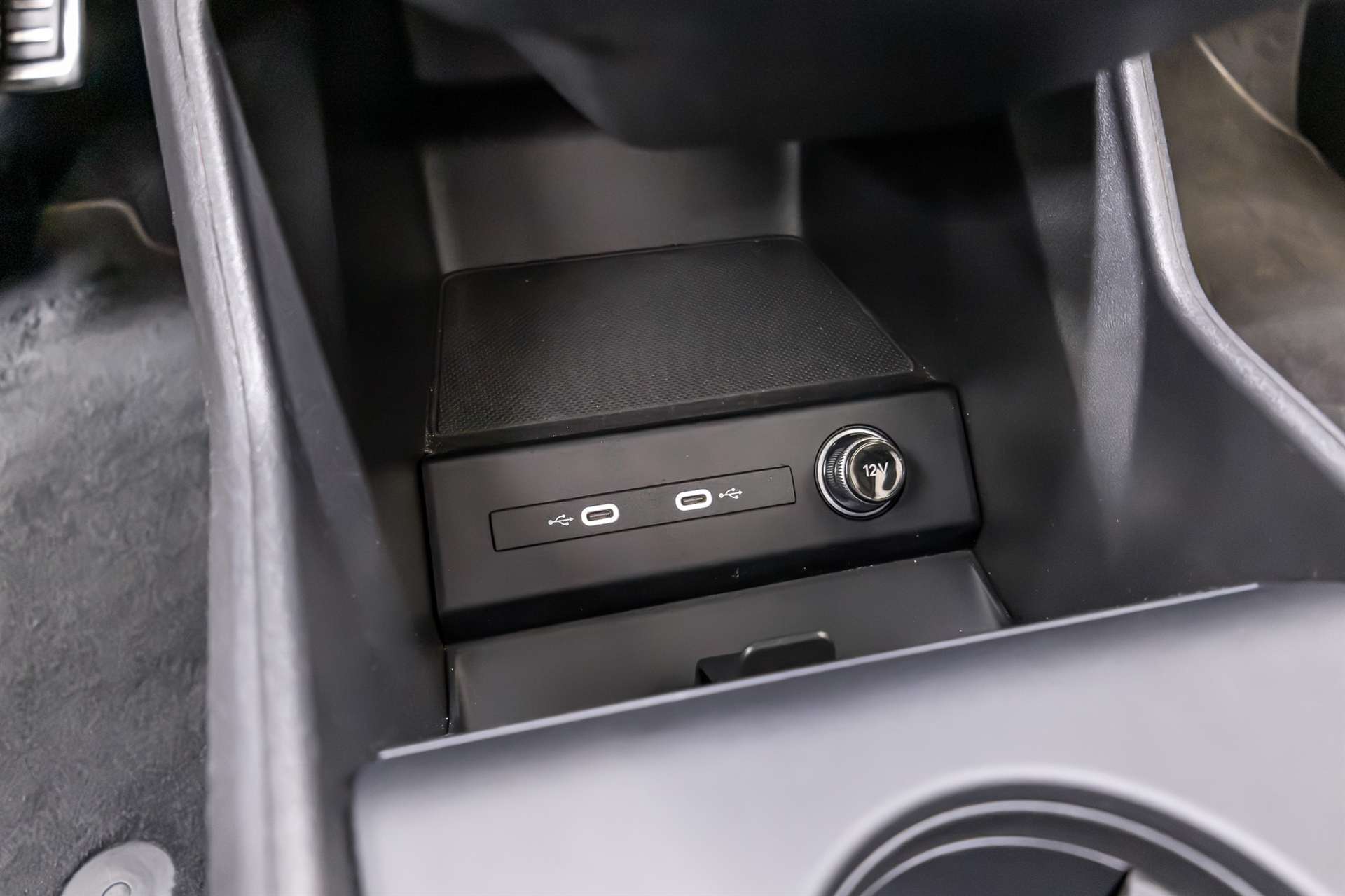 AUDI Q4 e-tron 40-image-22