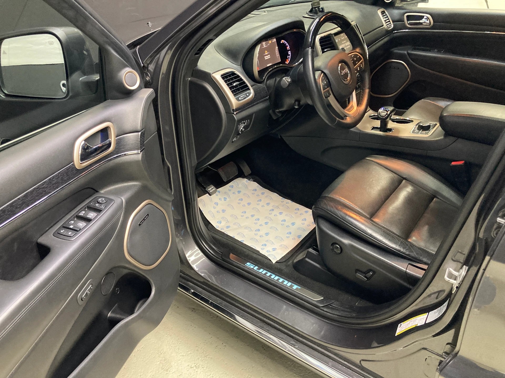 JEEP Grand Cherokee 3.0 CRD Summit Automatic-image-9