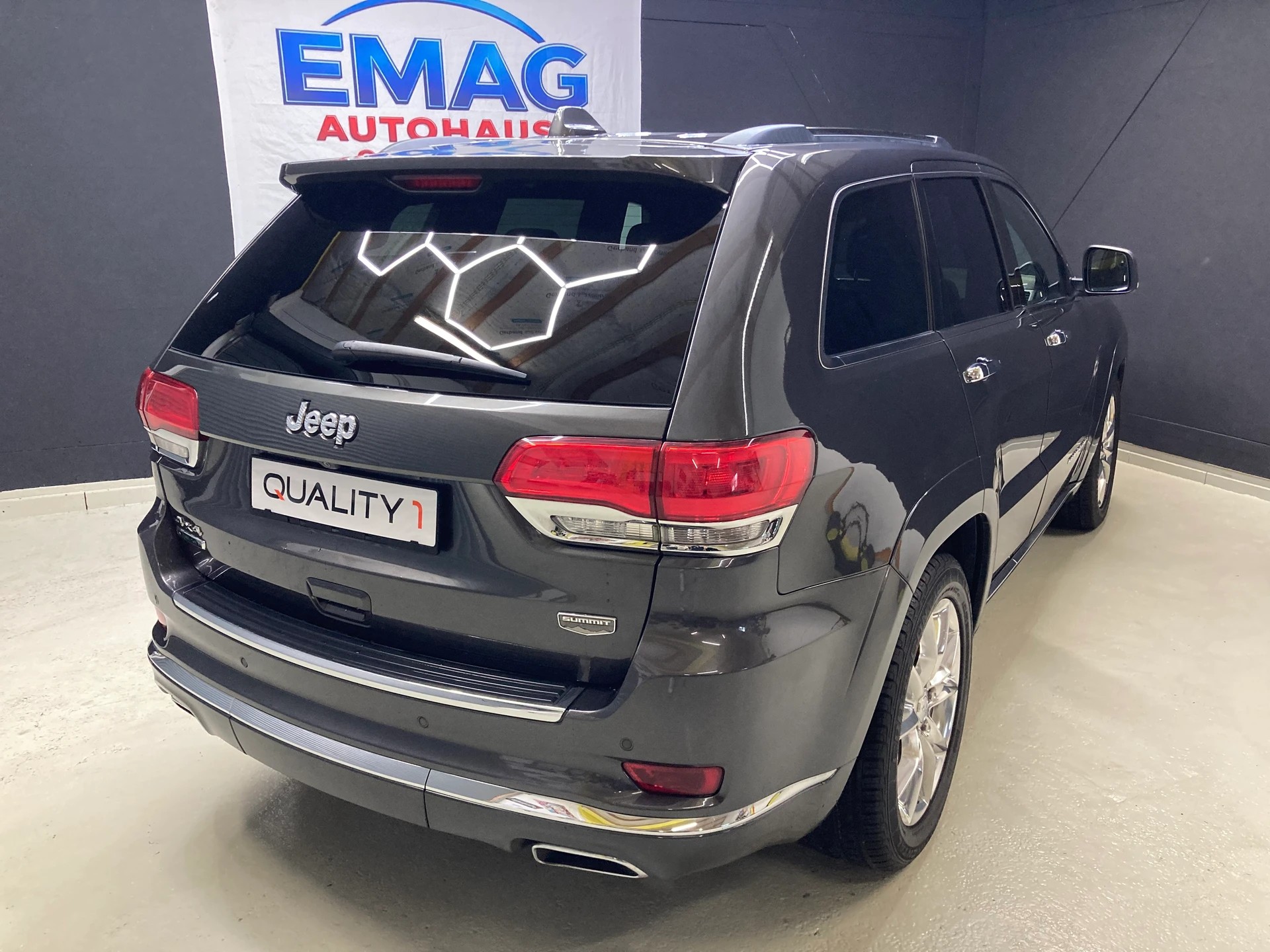 JEEP Grand Cherokee 3.0 CRD Summit Automatic-image-5