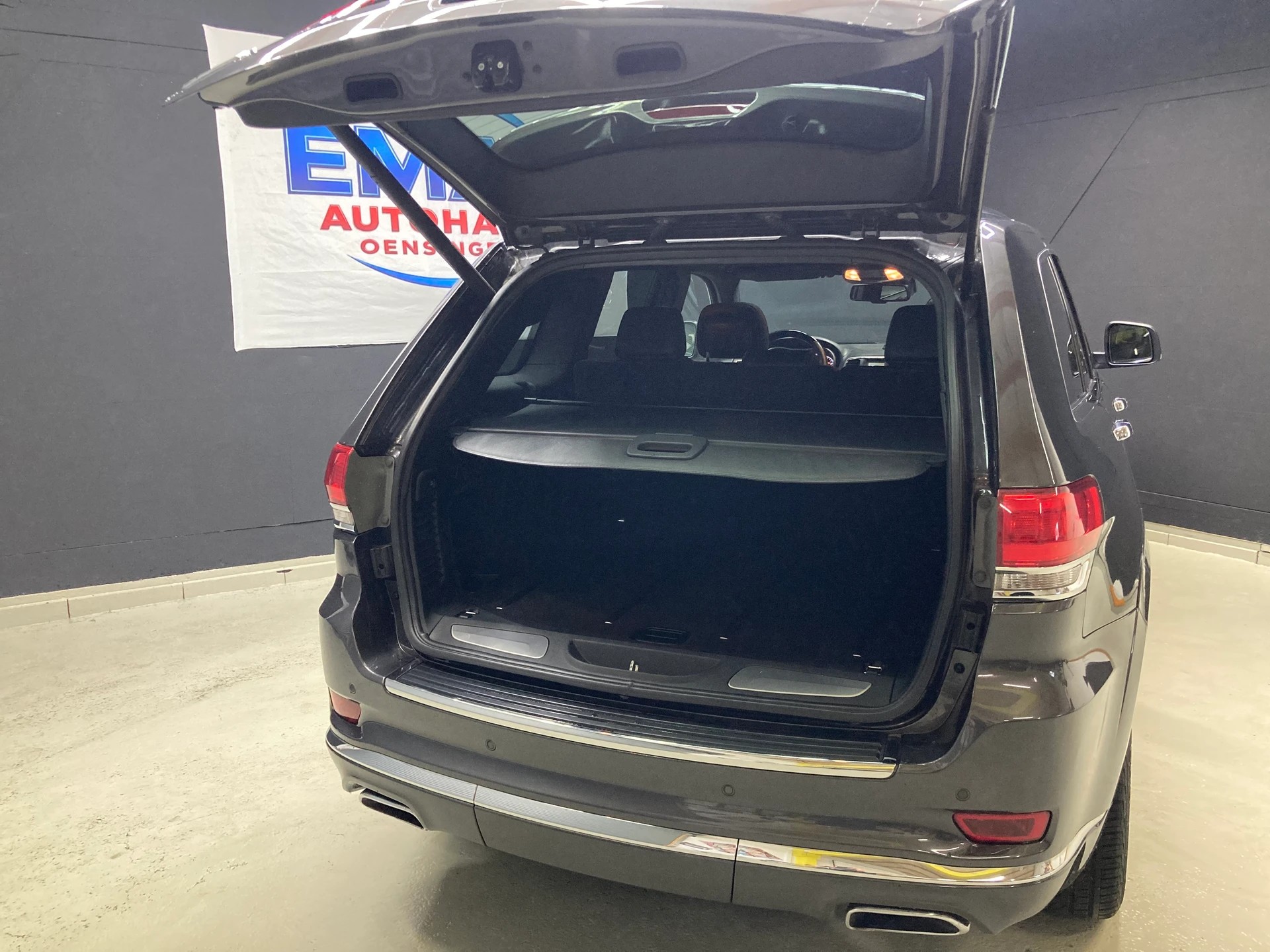JEEP Grand Cherokee 3.0 CRD Summit Automatic-image-8