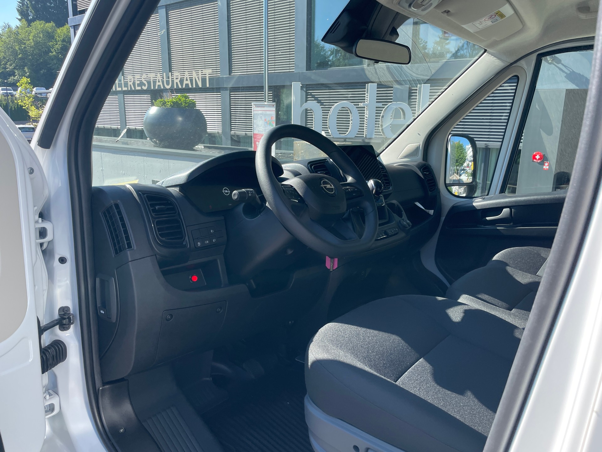OPEL Movano 2.2 d 3,5t L4 mit AHK + Rückfahrkamera-image-13