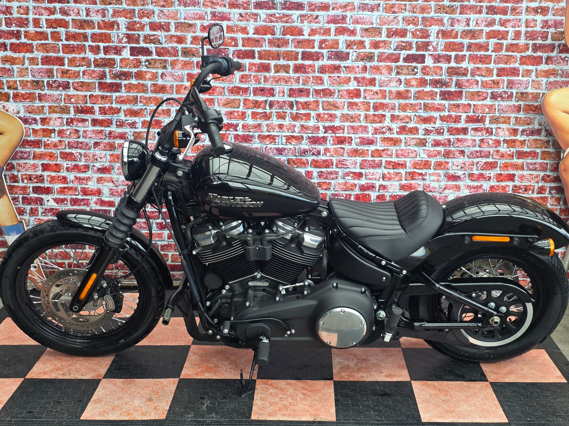HARLEY-DAVIDSON FXBB Street Bob 107 ABS-showroom-element-3