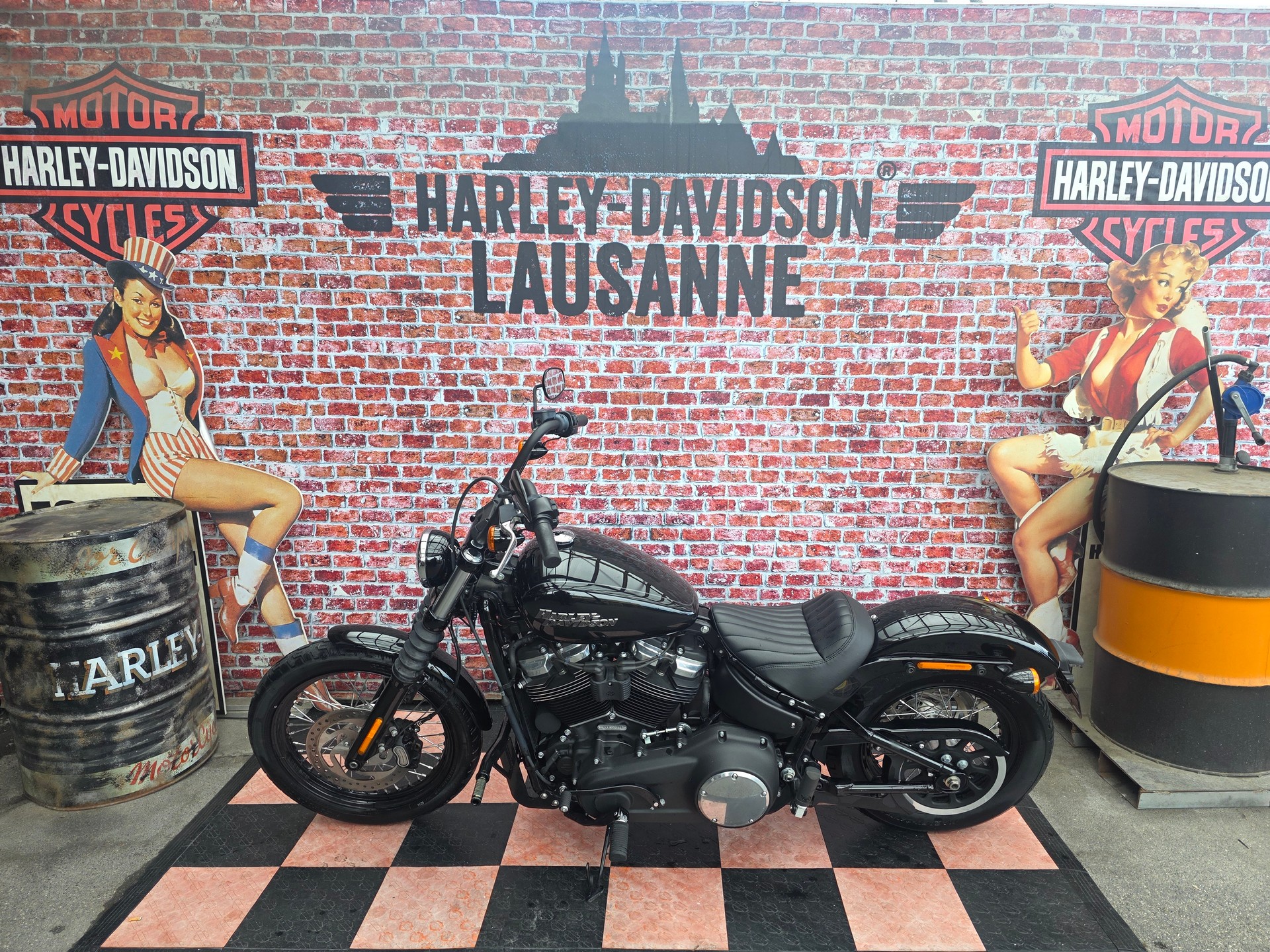 HARLEY-DAVIDSON FXBB Street Bob 107 ABS-showroom-element-1