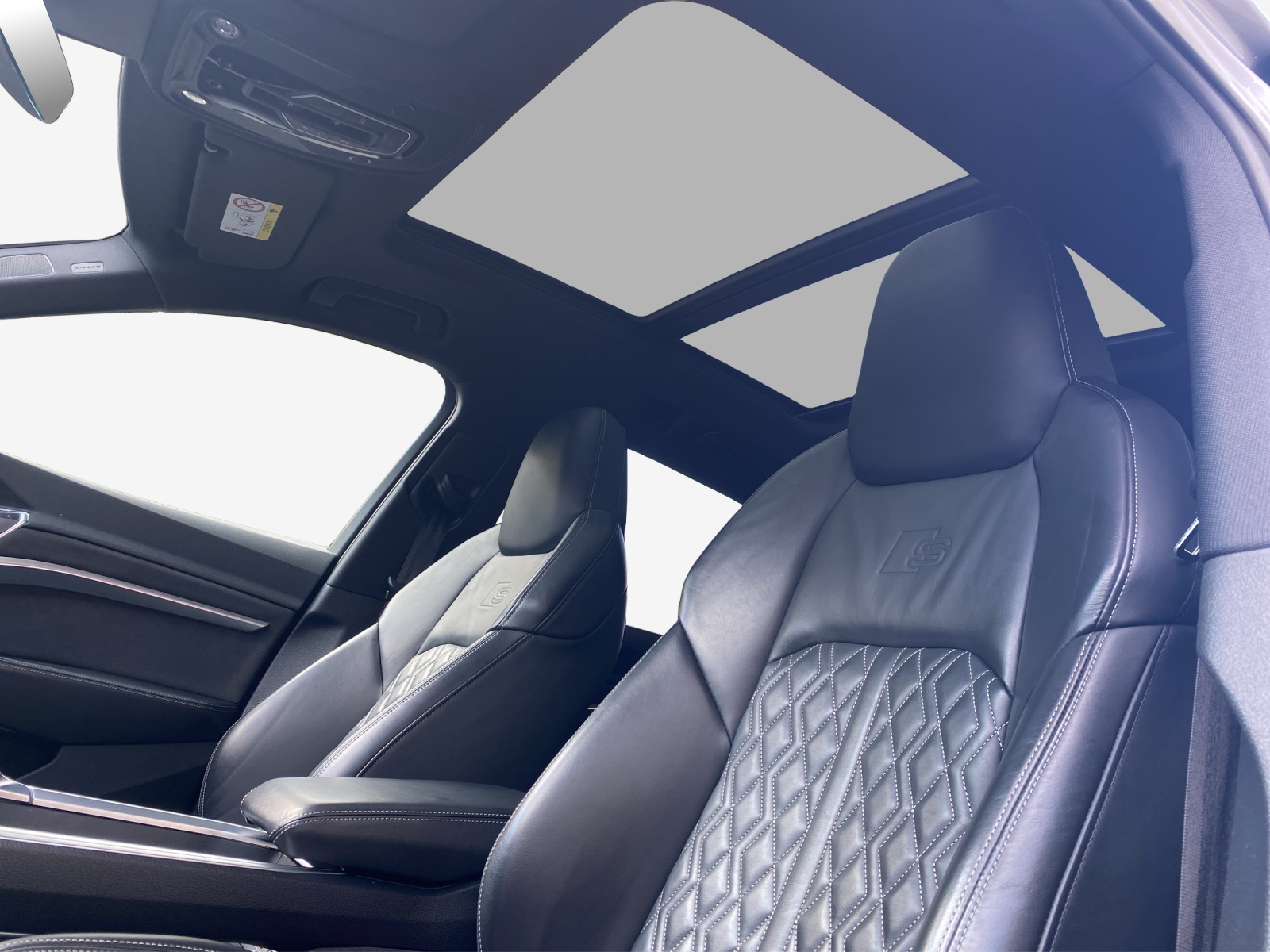 AUDI e-tron 55 Advanced quattro-image-15