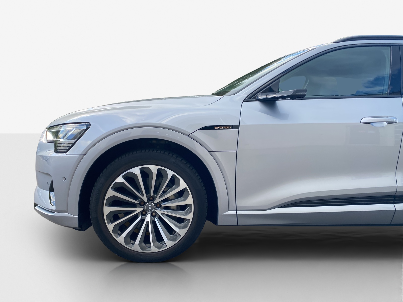 AUDI e-tron 55 Advanced quattro-image-14
