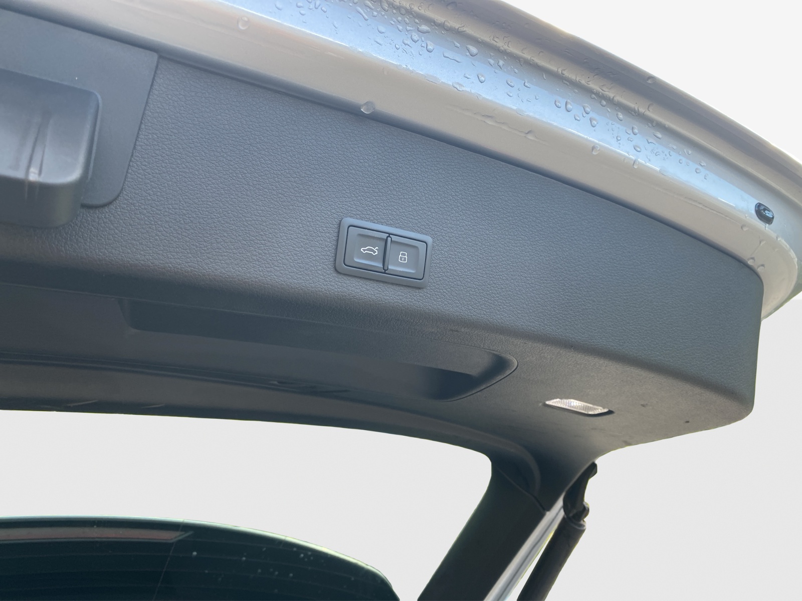 AUDI e-tron 55 Advanced quattro-image-13