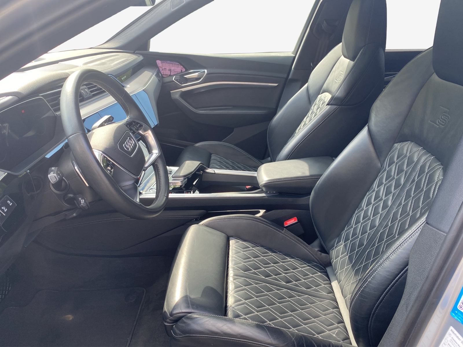 AUDI e-tron 55 Advanced quattro-image-7