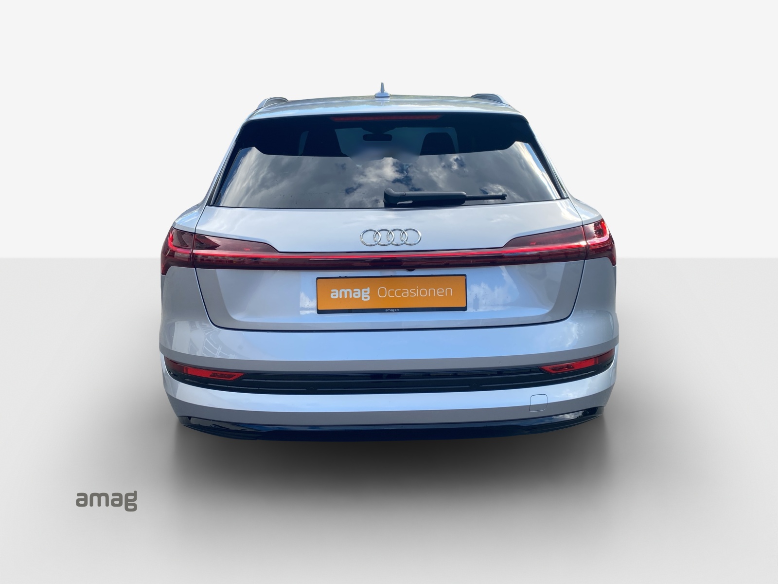 AUDI e-tron 55 Advanced quattro-image-3
