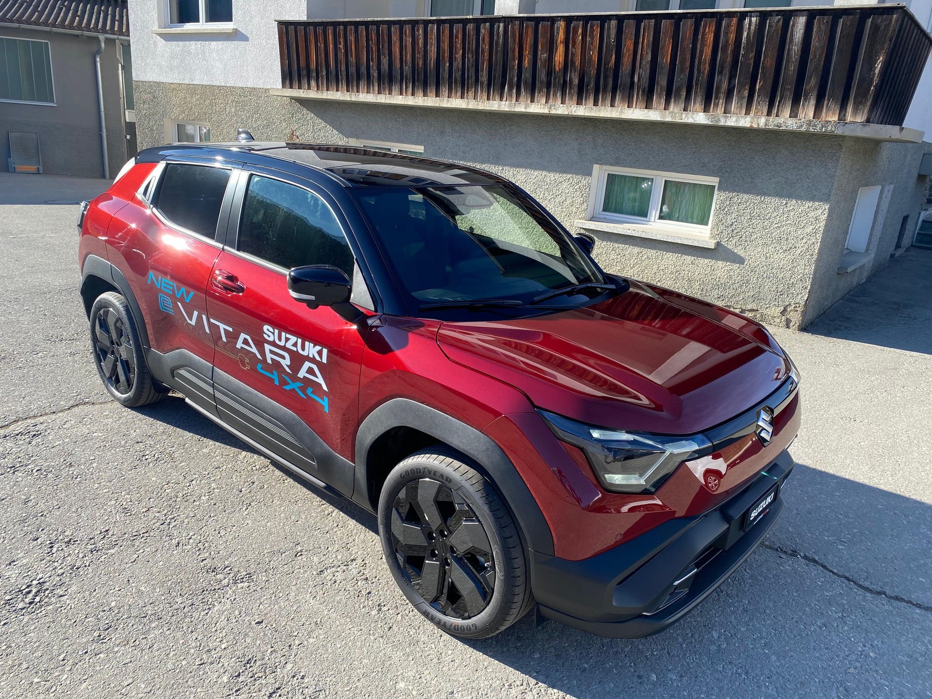 SUZUKI e Vitara Compact Top 4x4-image-11