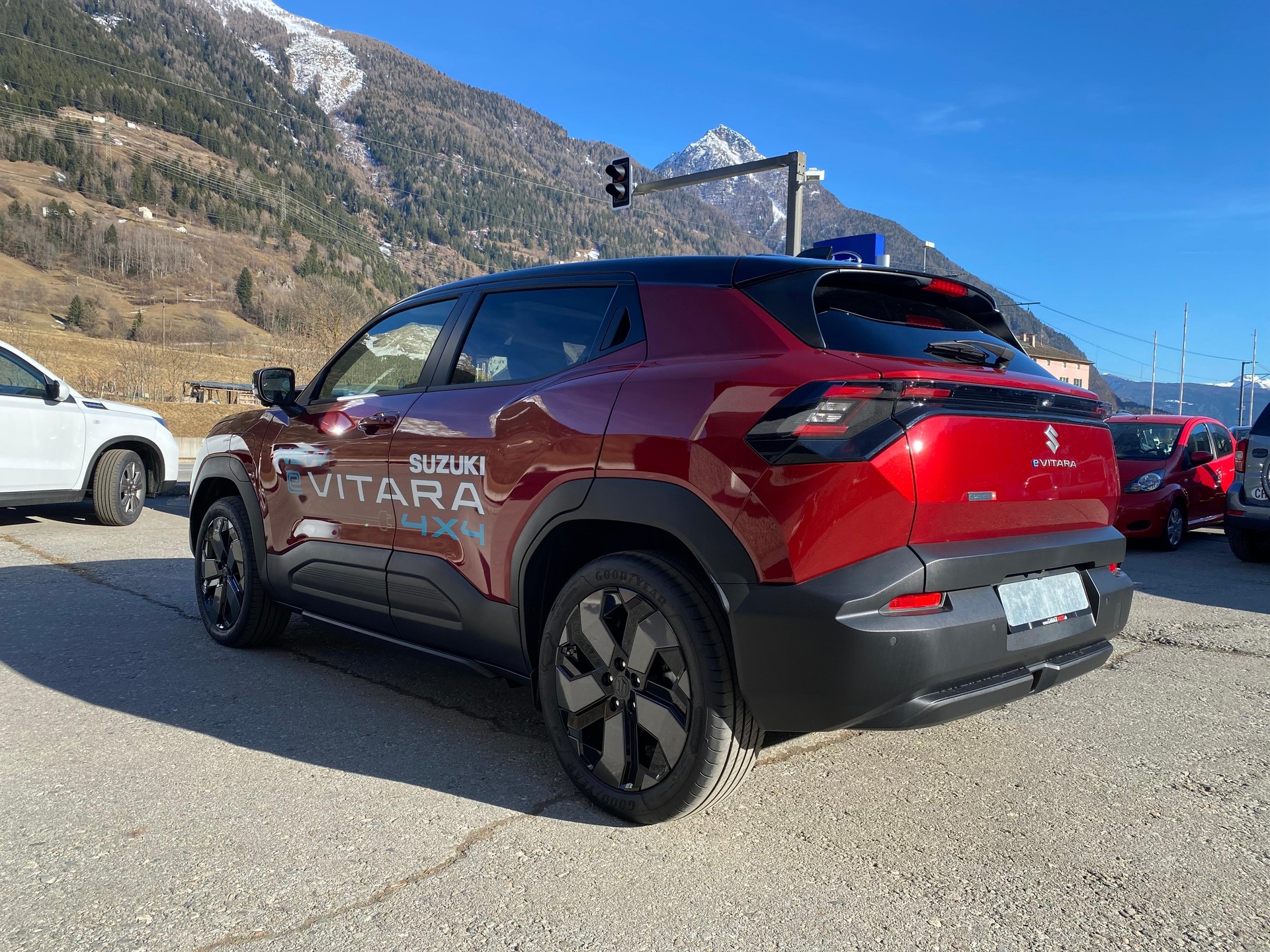 SUZUKI e Vitara Compact Top 4x4-image-1