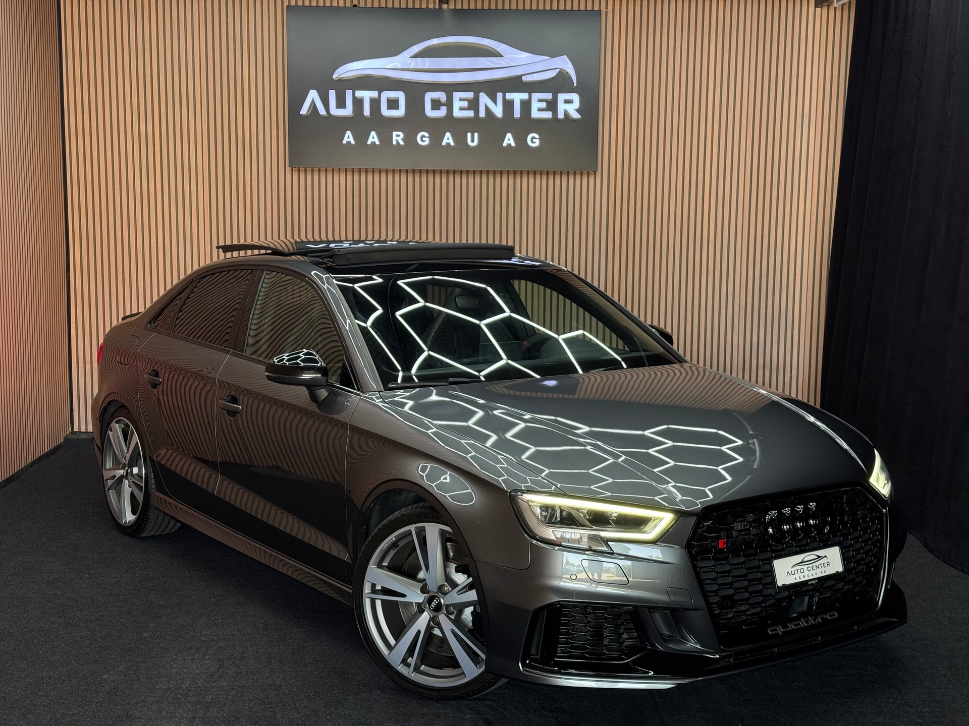 AUDI RS3 Limousine 2.5 T FSI quattro S-Tronic *ab CHF 299.-/ Monat*-image-0