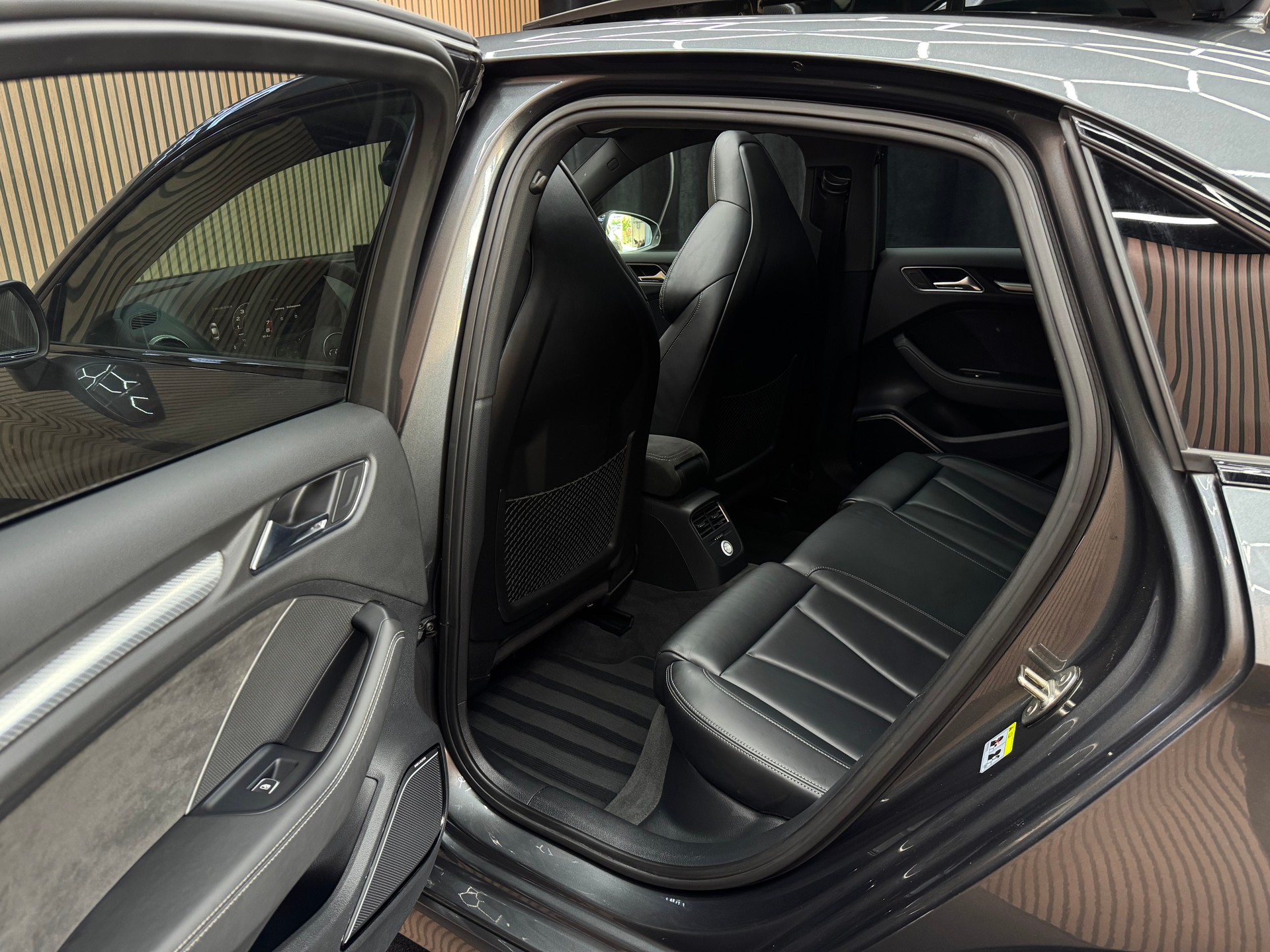 AUDI RS3 Limousine 2.5 T FSI quattro S-Tronic *ab CHF 299.-/ Monat*-image-14