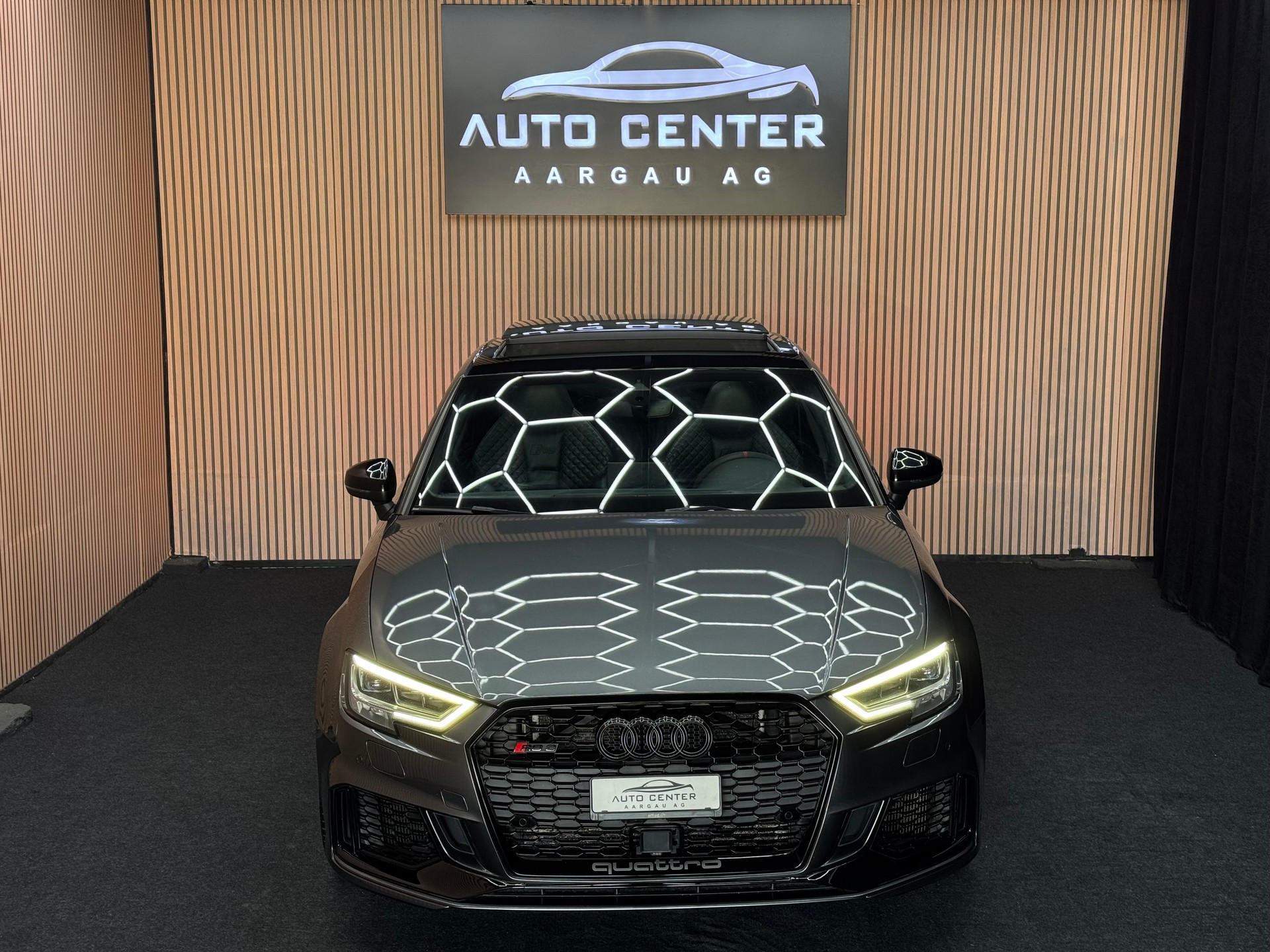AUDI RS3 Limousine 2.5 T FSI quattro S-Tronic *ab CHF 299.-/ Monat*-image-1