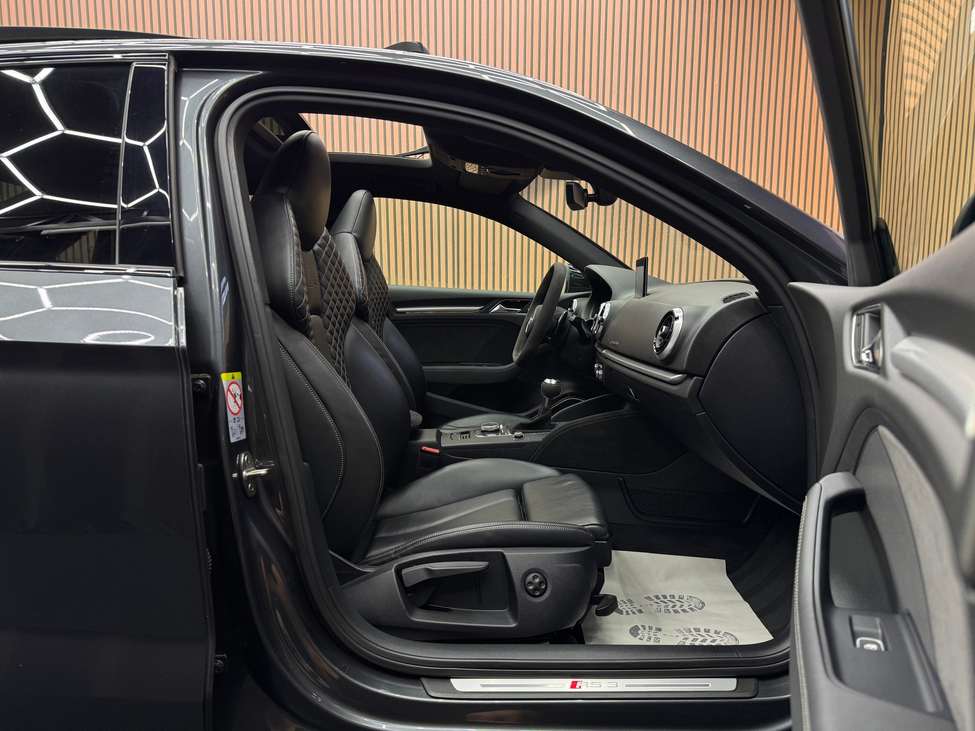 AUDI RS3 Limousine 2.5 T FSI quattro S-Tronic *ab CHF 299.-/ Monat*-image-17