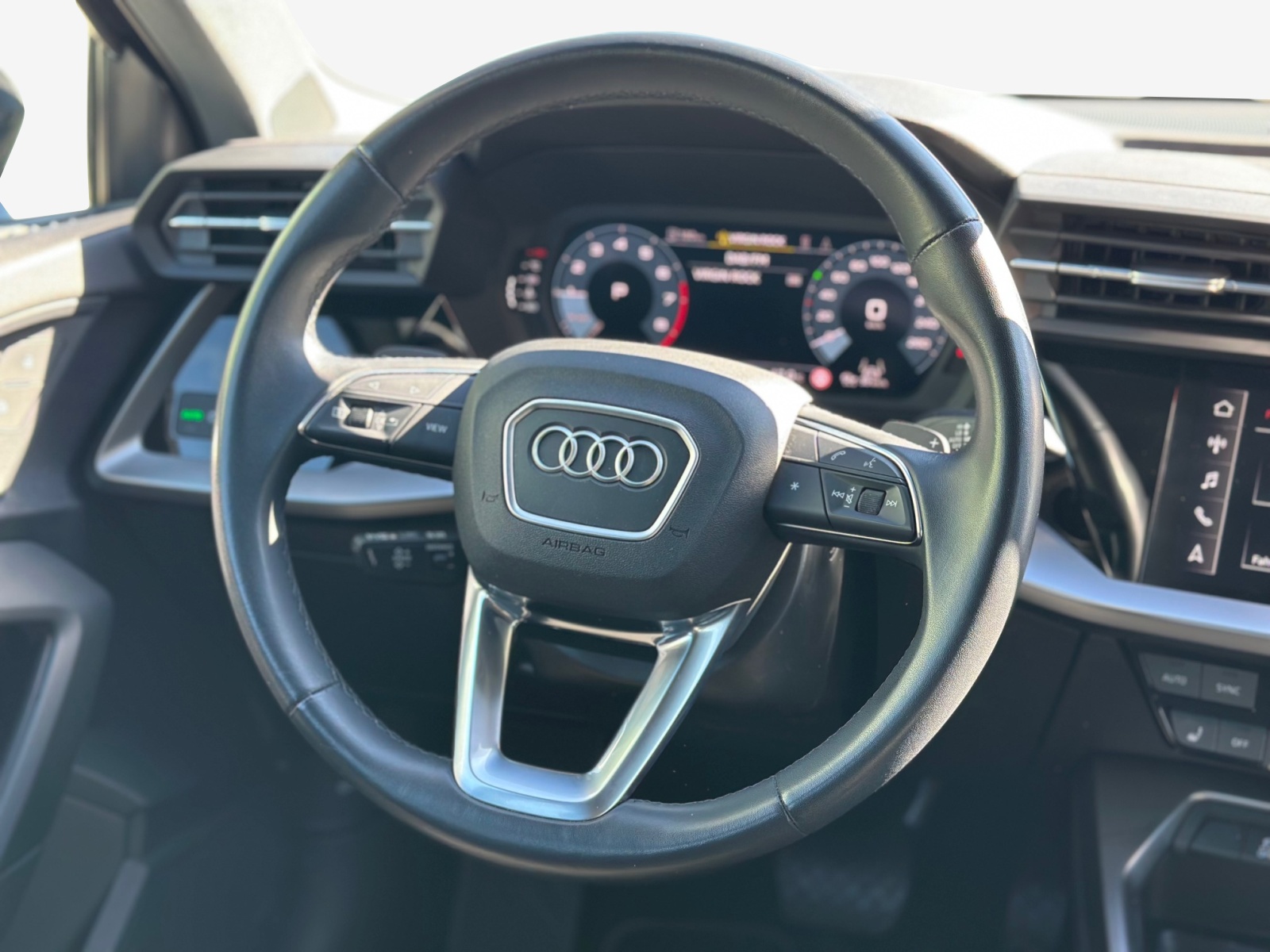 AUDI A3 Sportback 35 TFSI Attraction S-tronic-image-9