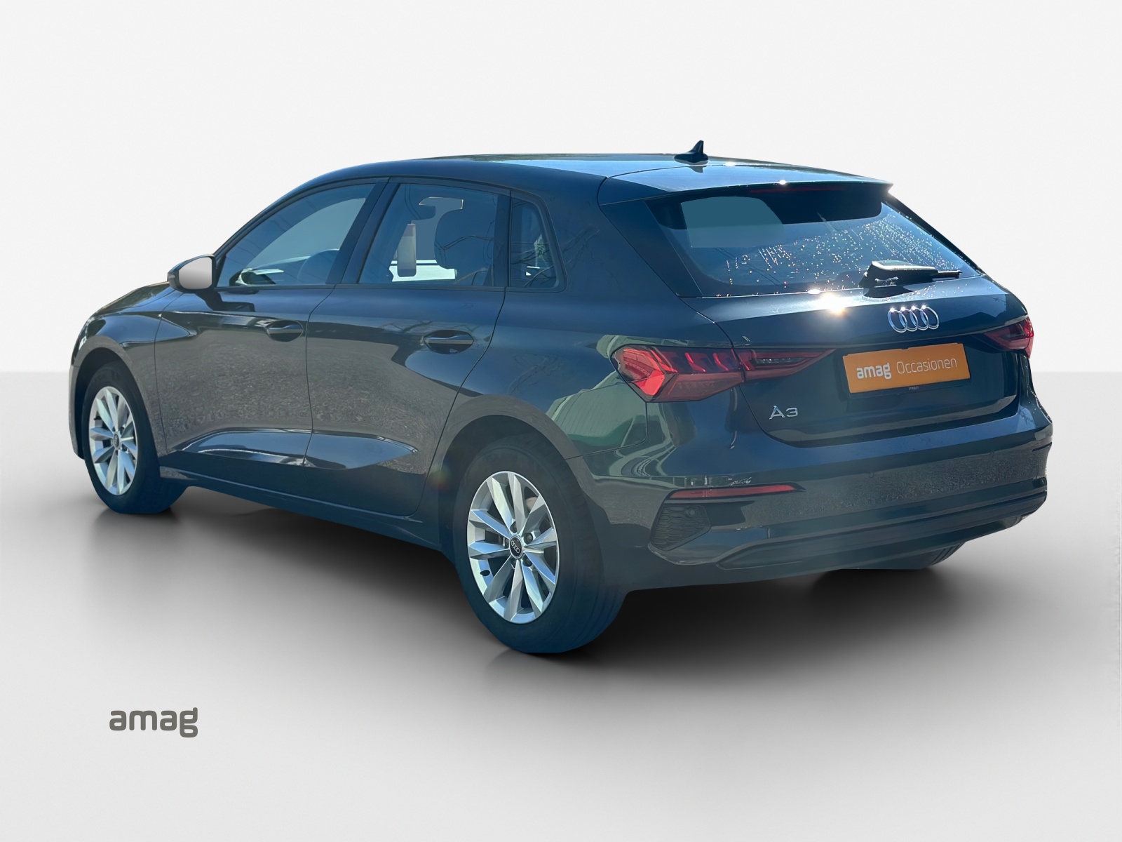 AUDI A3 Sportback 35 TFSI Attraction S-tronic-image-2