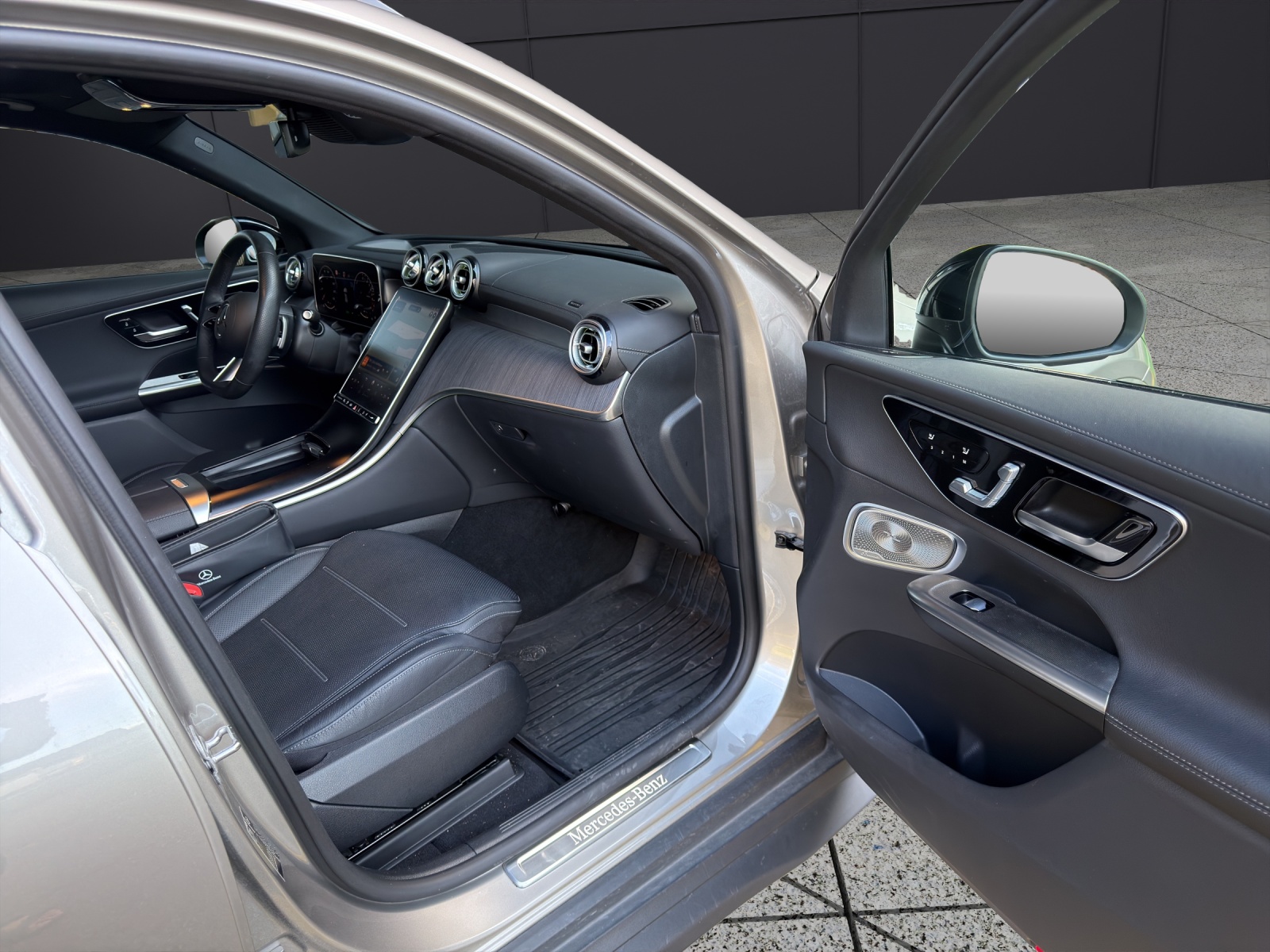 MERCEDES-BENZ GLC 400 e 4Matic 9G-Tronic-image-12