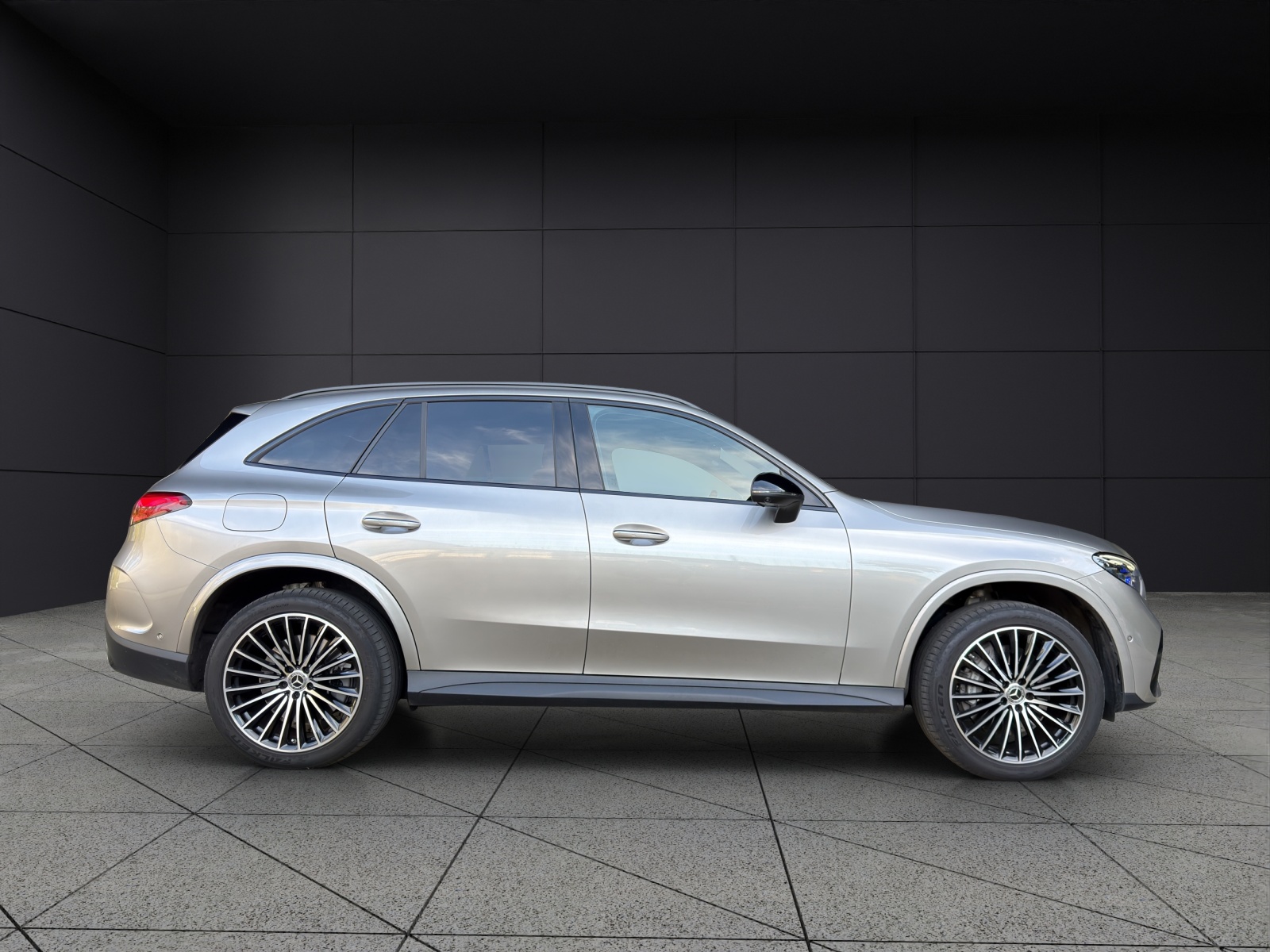 MERCEDES-BENZ GLC 400 e 4Matic 9G-Tronic-image-3