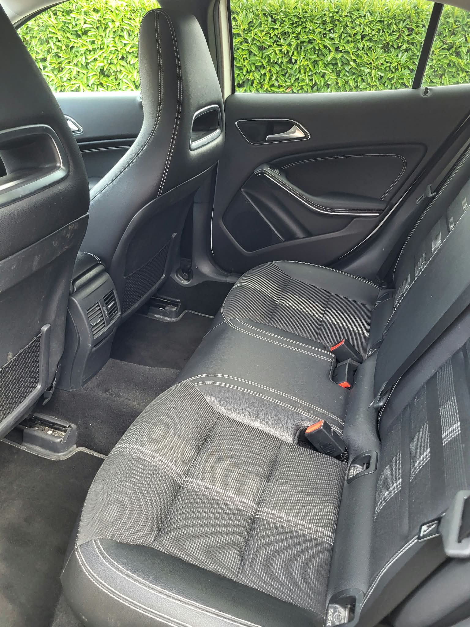 MERCEDES-BENZ GLA 200-image-4