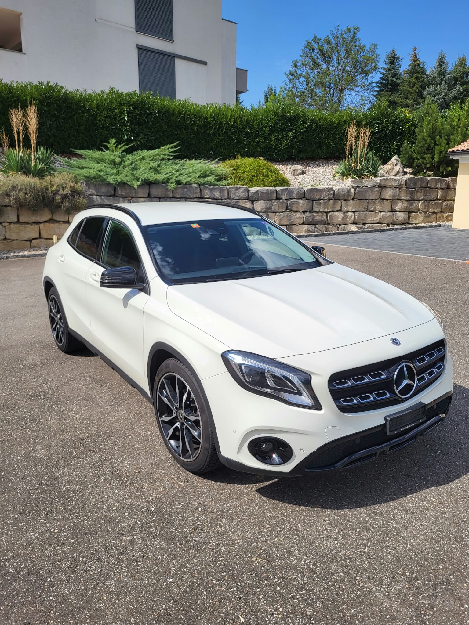 MERCEDES-BENZ GLA 200-image-0