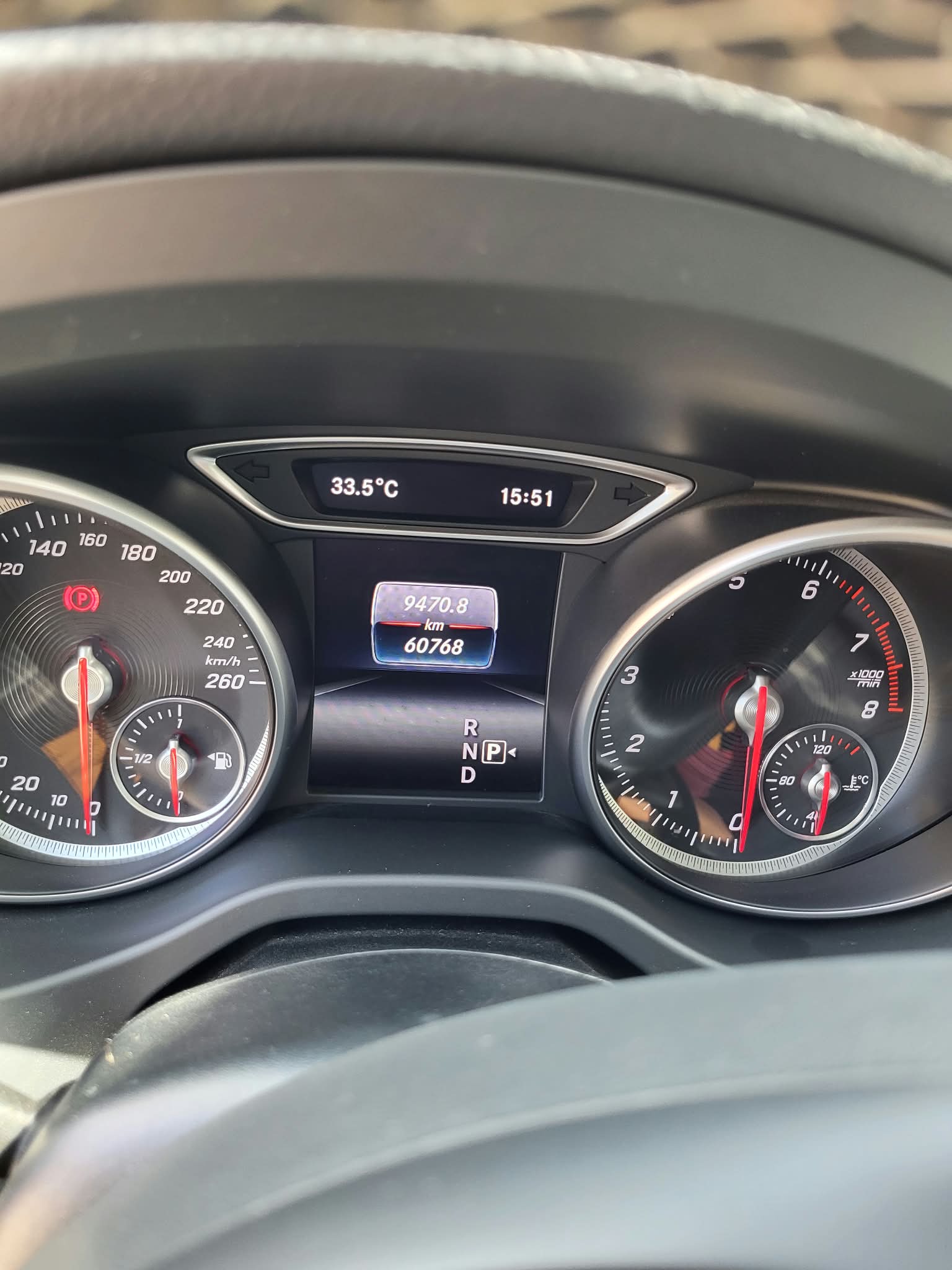 MERCEDES-BENZ GLA 200-image-3