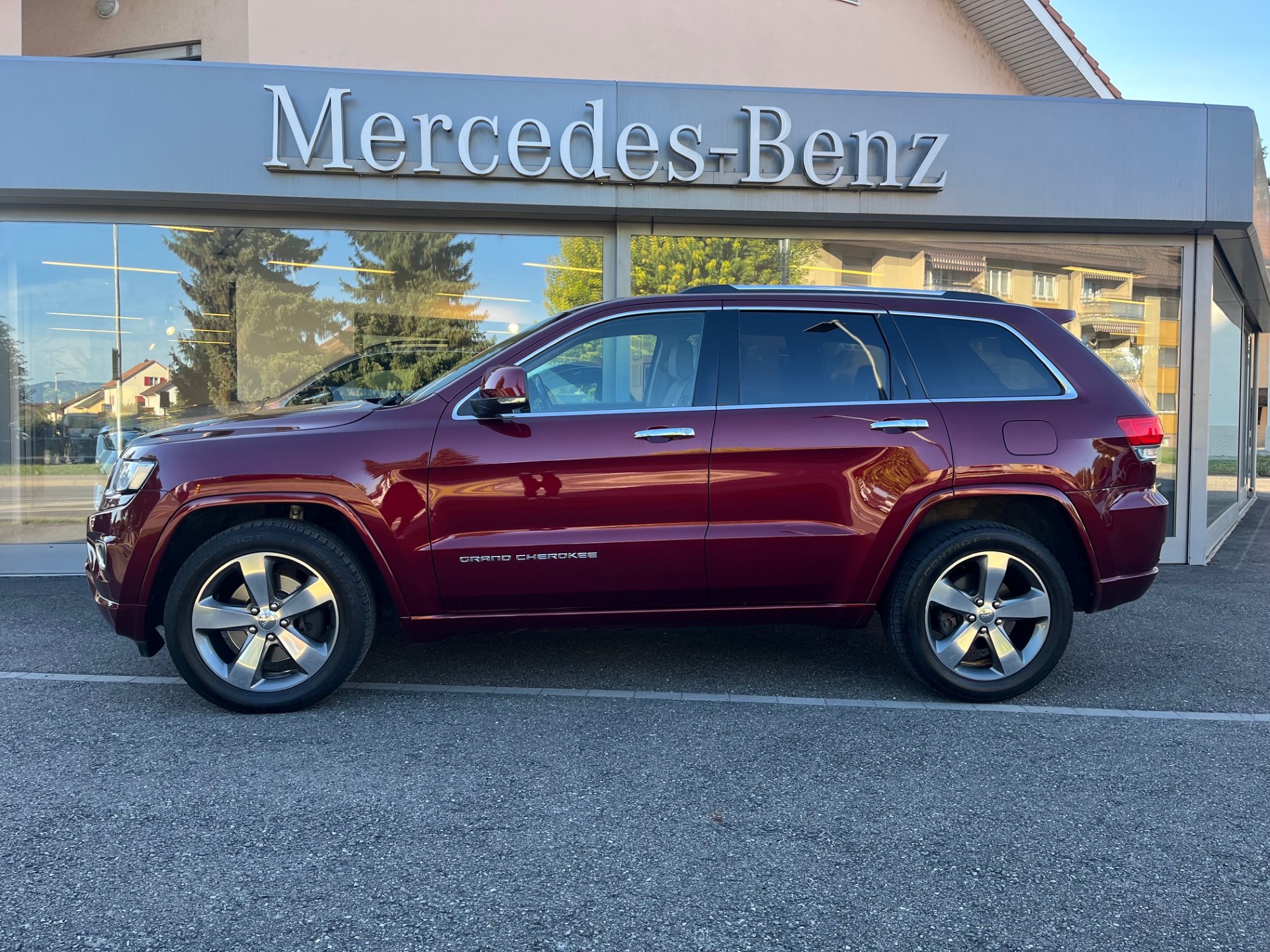 JEEP Grand Cherokee 3.0 CRD Overland Automatic-image-2