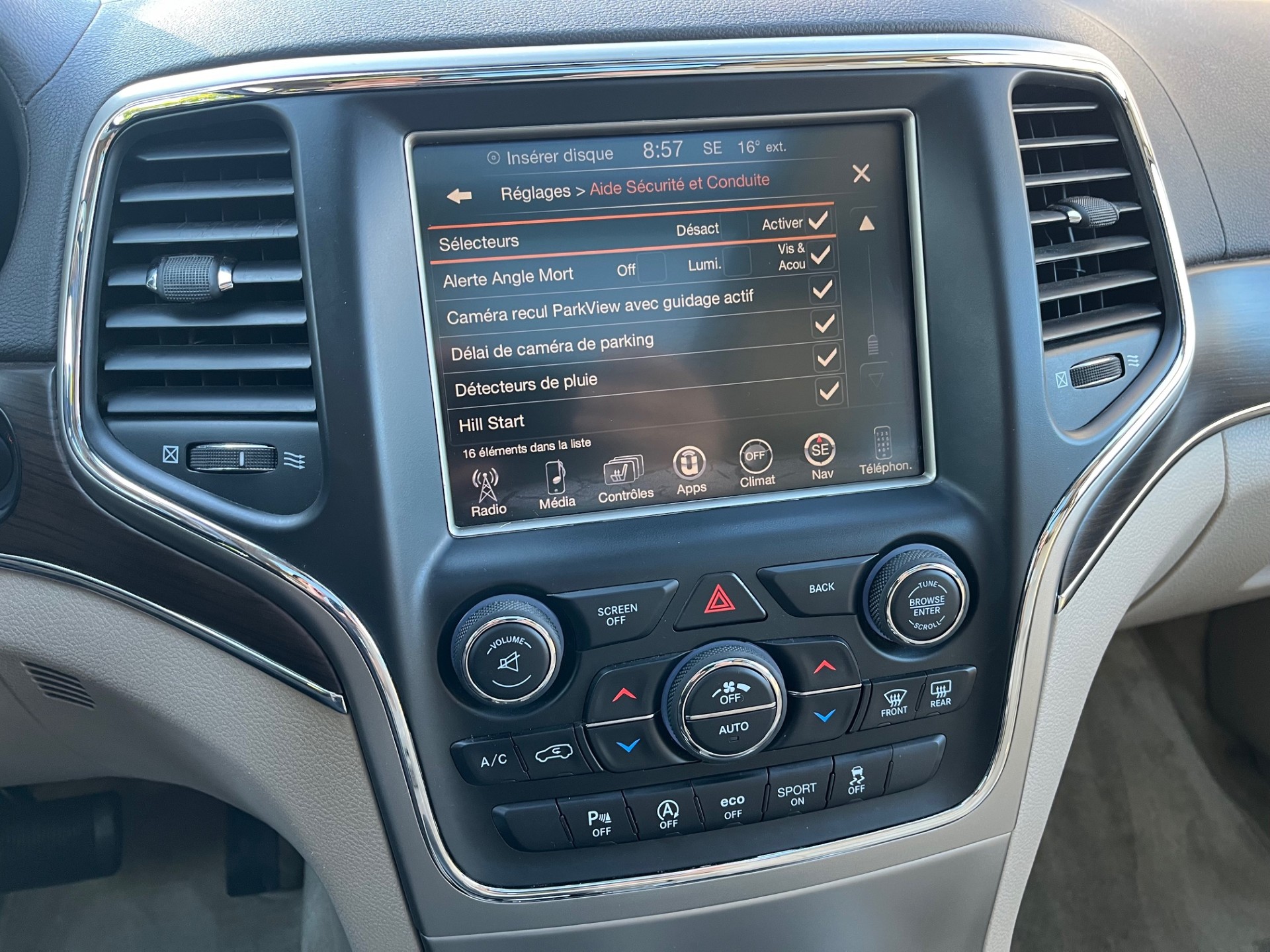 JEEP Grand Cherokee 3.0 CRD Overland Automatic-image-24