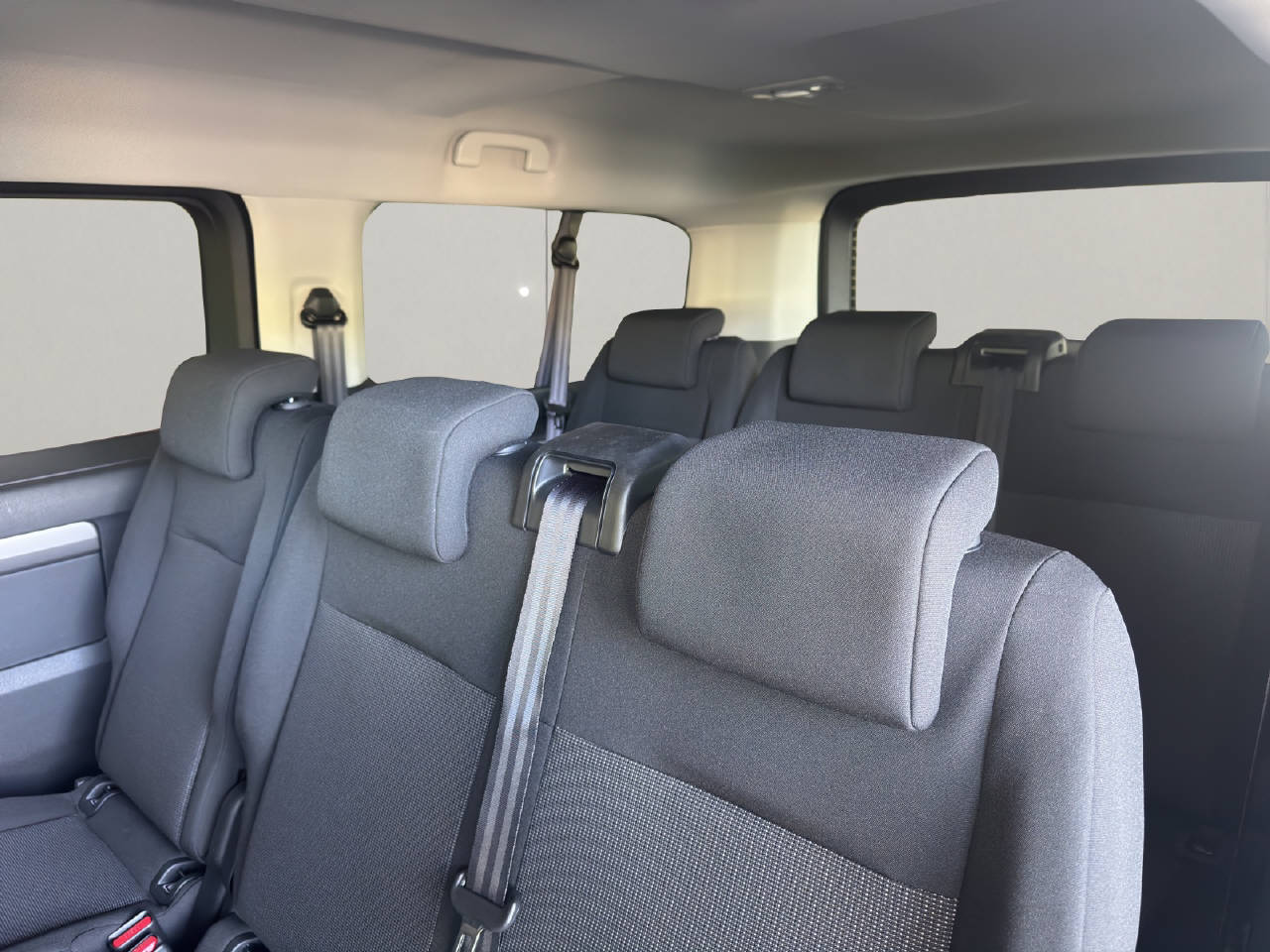 PEUGEOT Traveller Long 2.2 BlueHDi 180 PS Business S/S-image-6