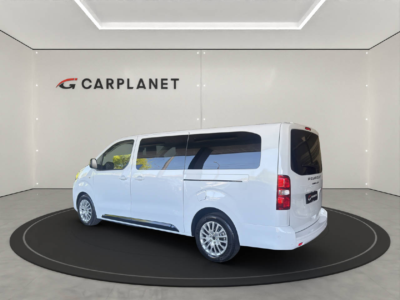 PEUGEOT Traveller Long 2.2 BlueHDi 180 PS Business S/S-image-2