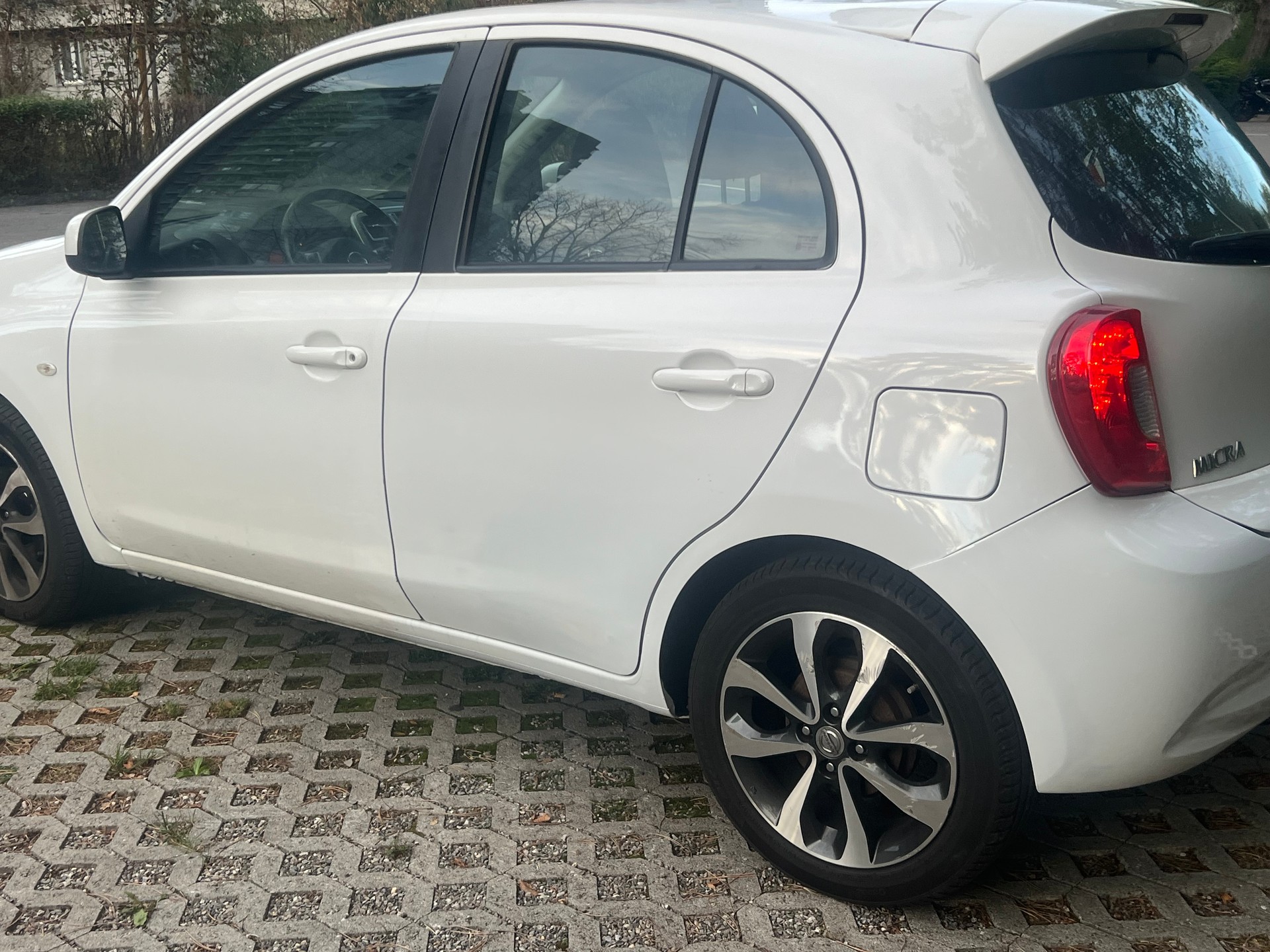 NISSAN Micra 1.2 DIG-S tekna CVT-image-1