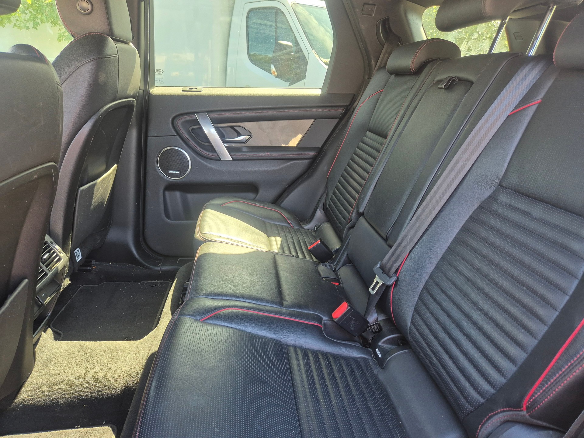 LAND ROVER Discovery Sport R Dyn D180 2.0D TD4 MHEV SE AWD AT9-image-11
