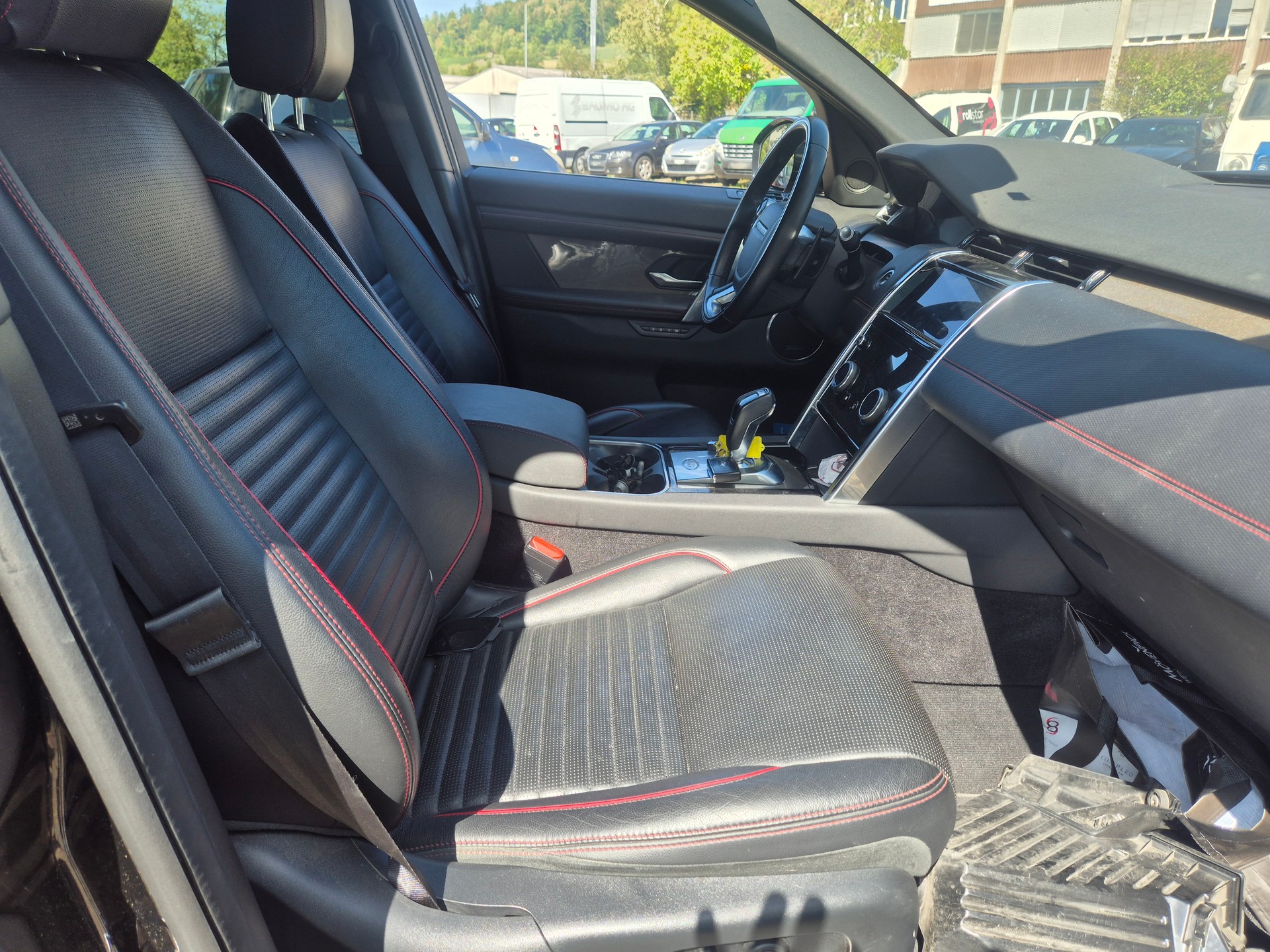 LAND ROVER Discovery Sport R Dyn D180 2.0D TD4 MHEV SE AWD AT9-image-10