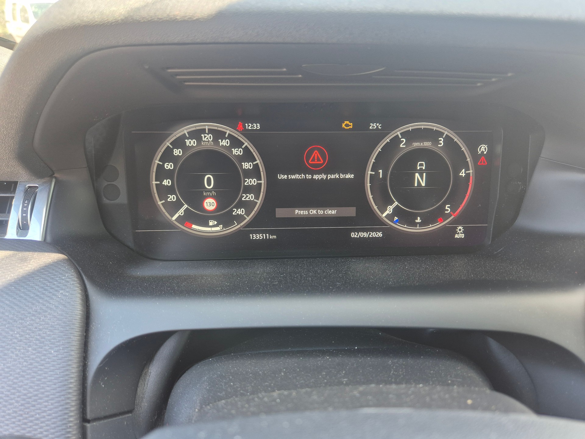 LAND ROVER Discovery Sport R Dyn D180 2.0D TD4 MHEV SE AWD AT9-image-12