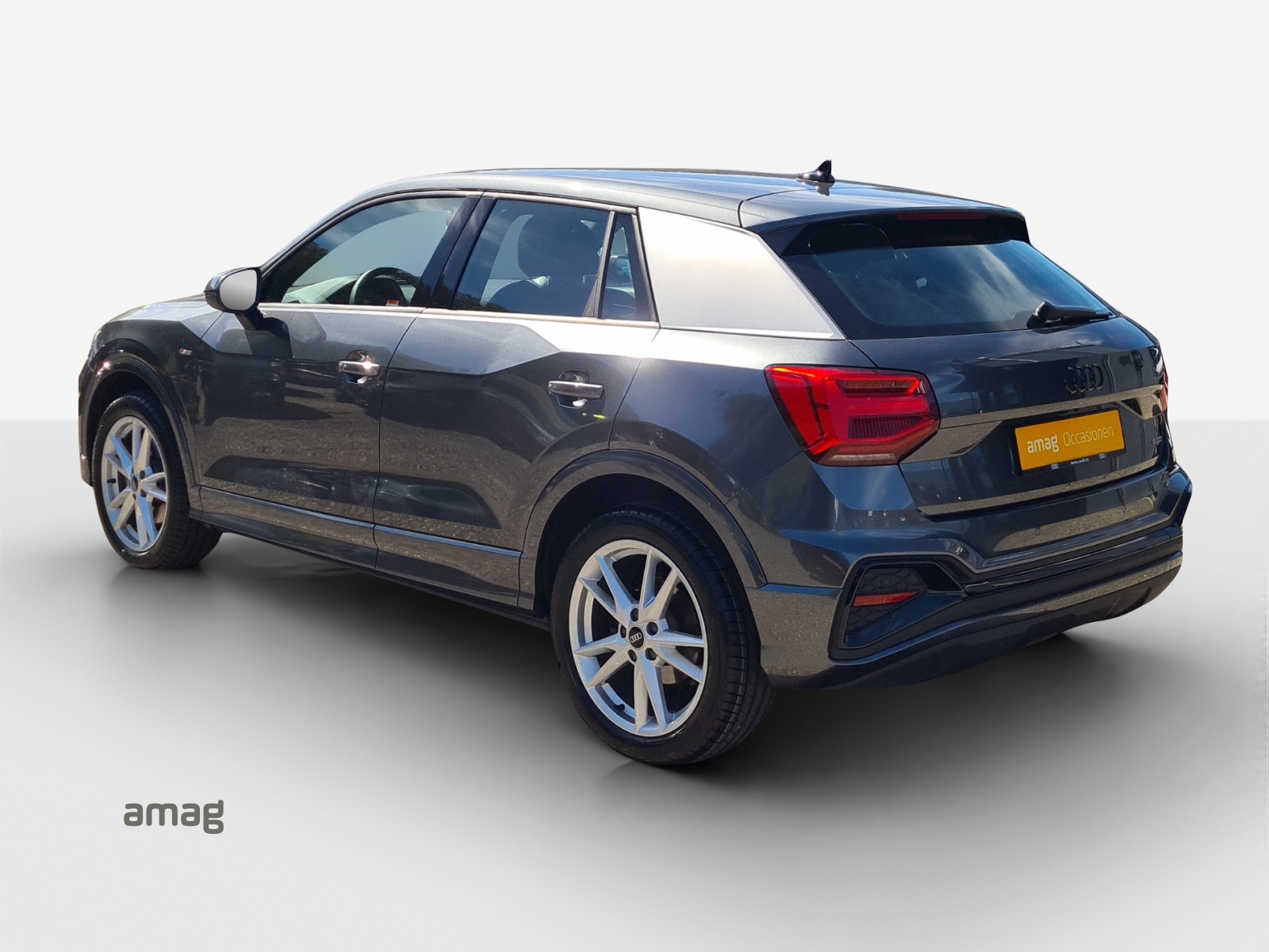 AUDI Q2 40 TFSI S line quattro S-tronic-image-2