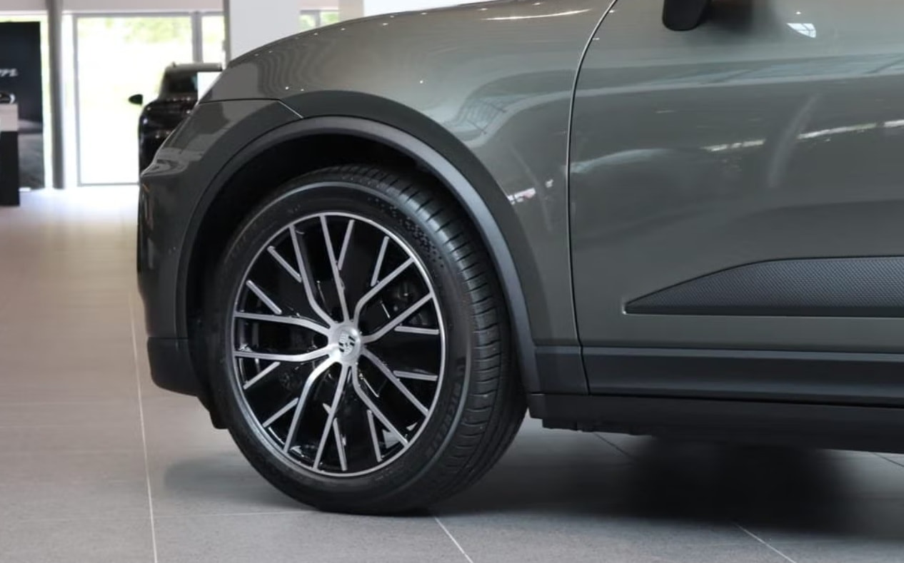 PORSCHE Macan 100kWh-image-6