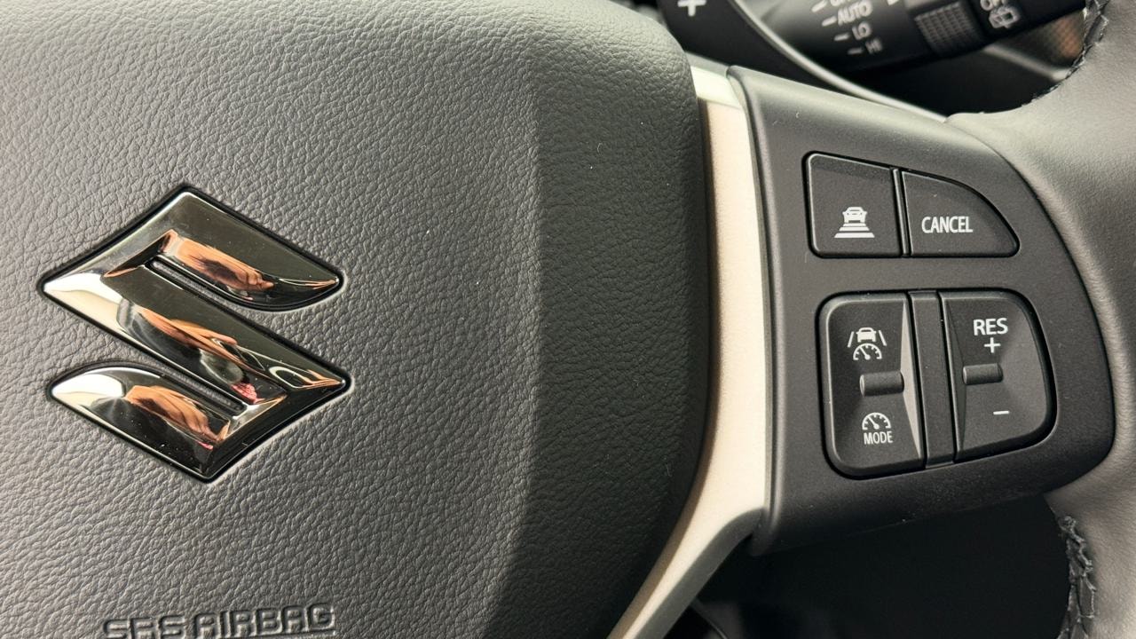 SUZUKI Vitara 1.4 Boosterjet Compact Top 4x4 Hybrid Automatic-image-9