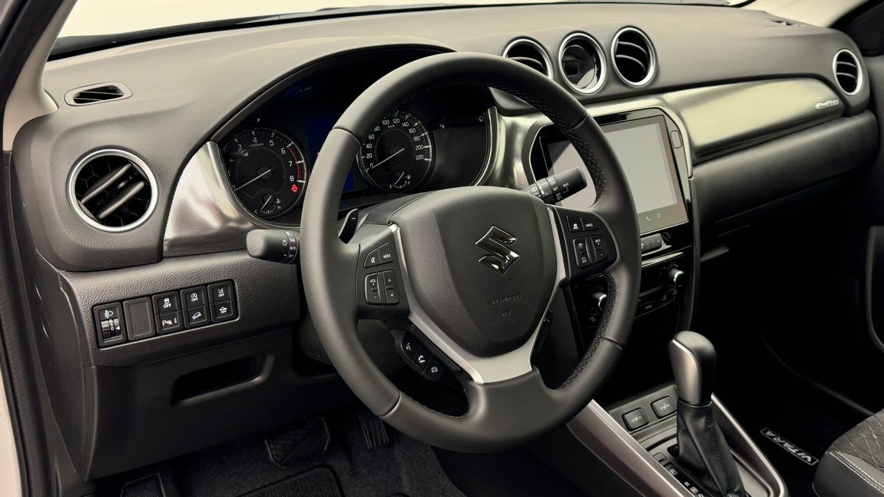 SUZUKI Vitara 1.4 Boosterjet Compact Top 4x4 Hybrid Automatic-image-6