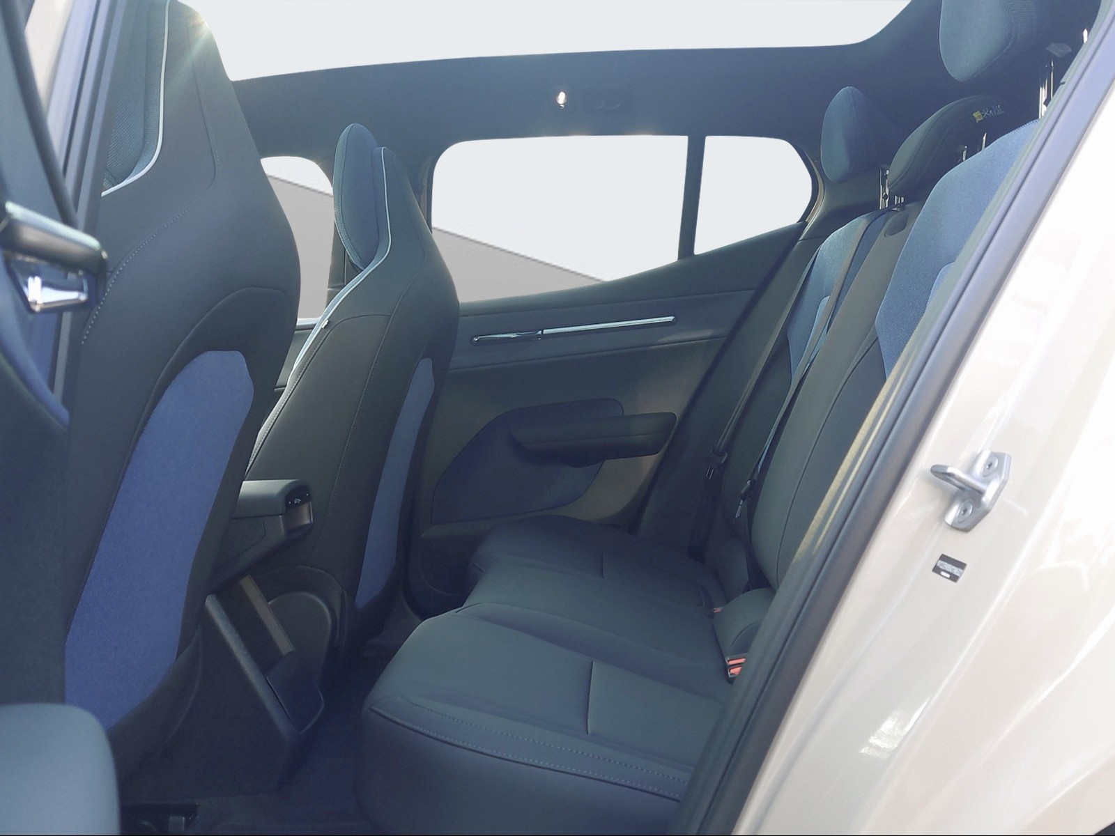 VOLVO EX30 P8 Ultra AWD-image-11