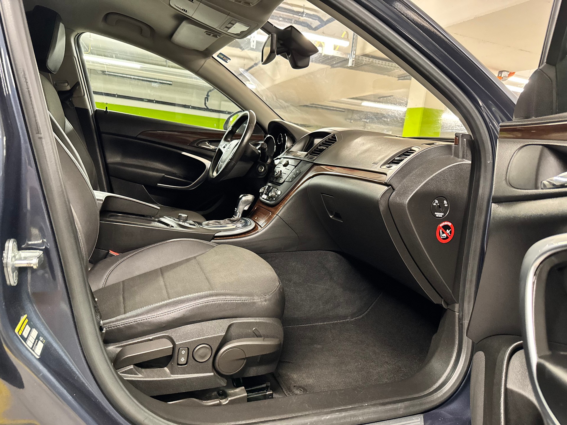 OPEL Insignia 2.0 Turbo Sport Automatic-image-10