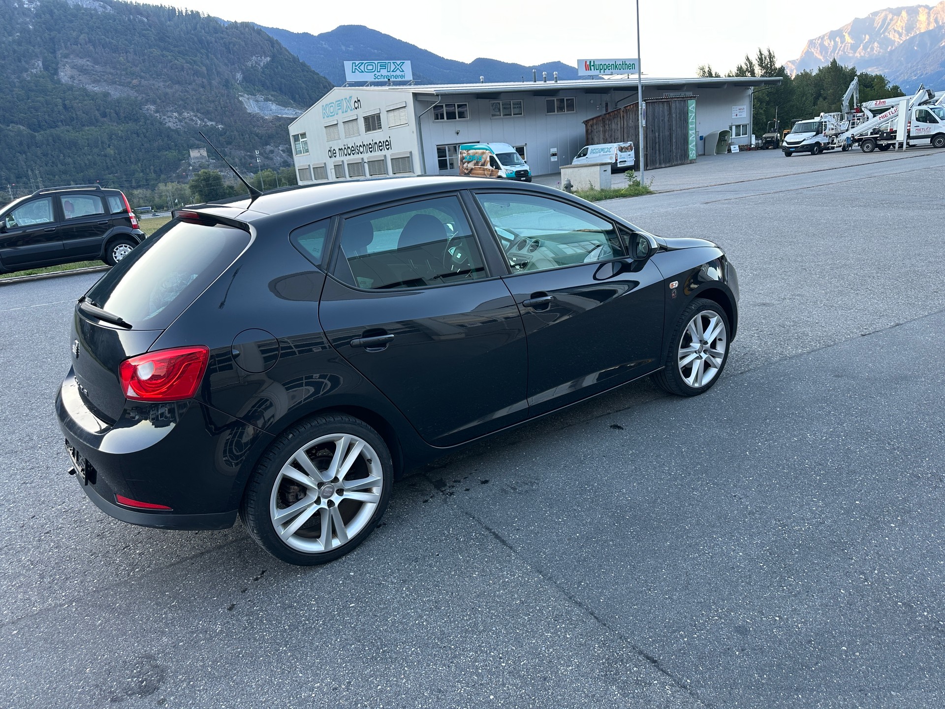SEAT Ibiza 1.6 Sport-image-8