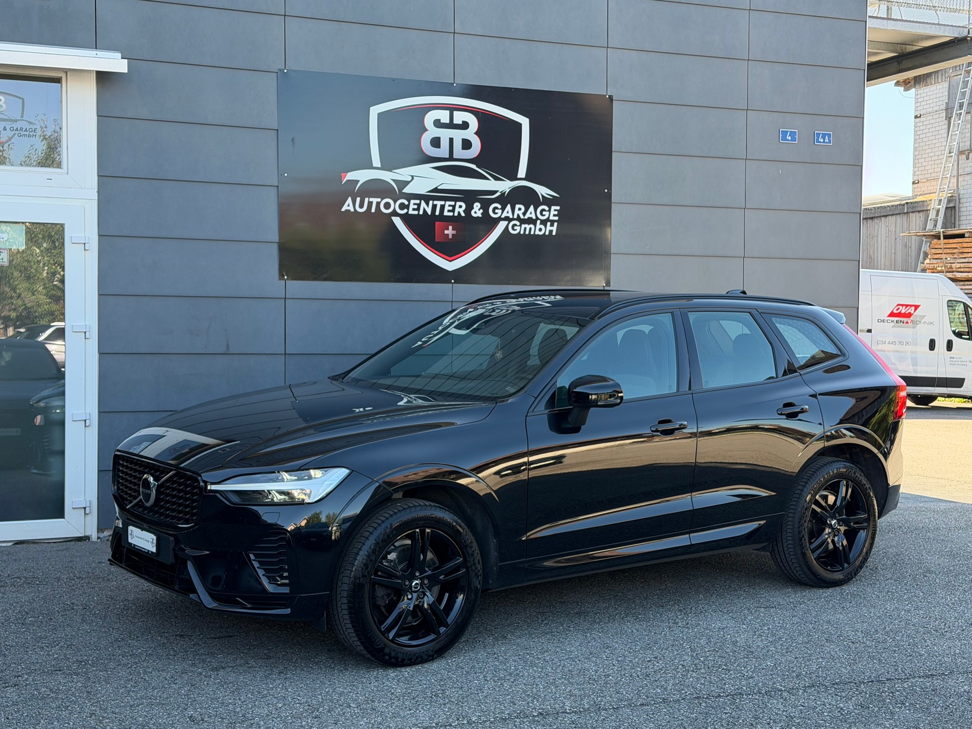 VOLVO XC60 B5 Diesel Mild Hybrid AWD R-Design Geartronic-image-2