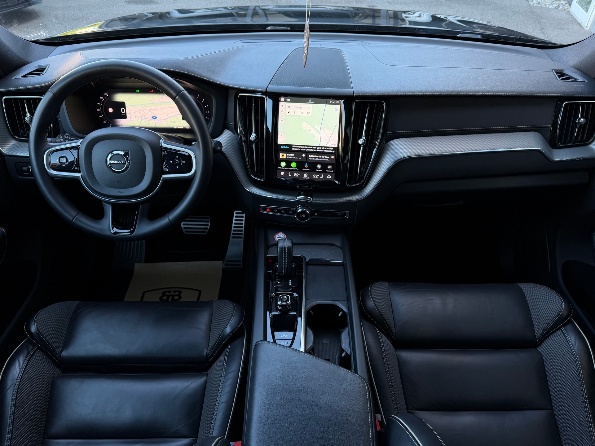 VOLVO XC60 B5 Diesel Mild Hybrid AWD R-Design Geartronic-image-15