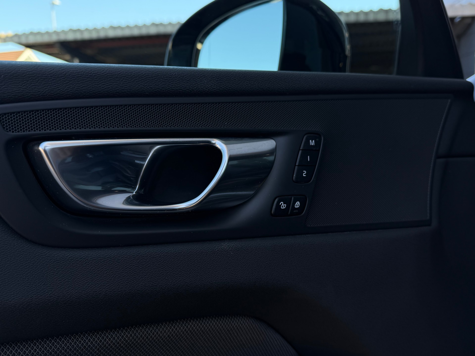 VOLVO XC60 B5 Diesel Mild Hybrid AWD R-Design Geartronic-image-12