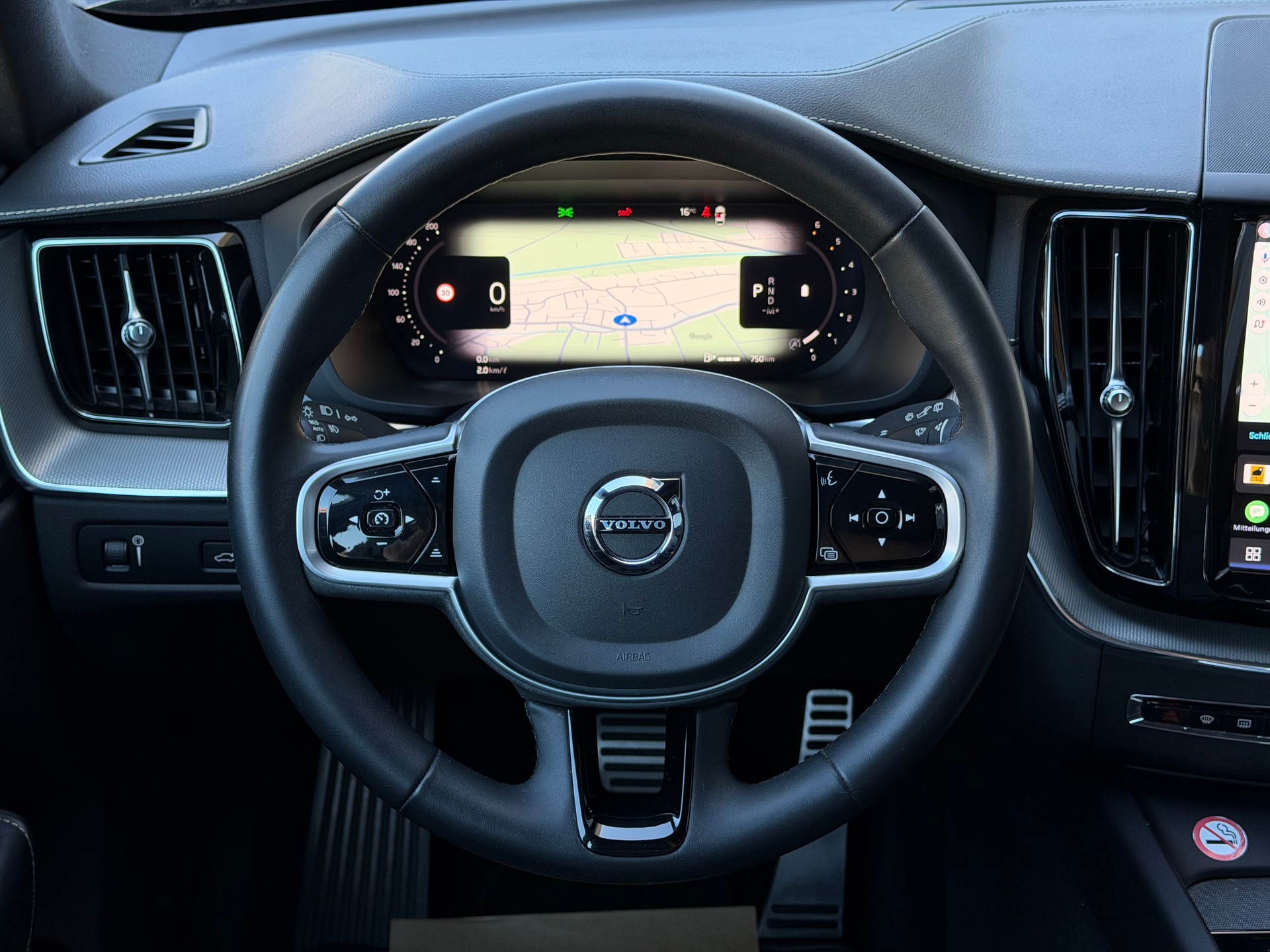 VOLVO XC60 B5 Diesel Mild Hybrid AWD R-Design Geartronic-image-16