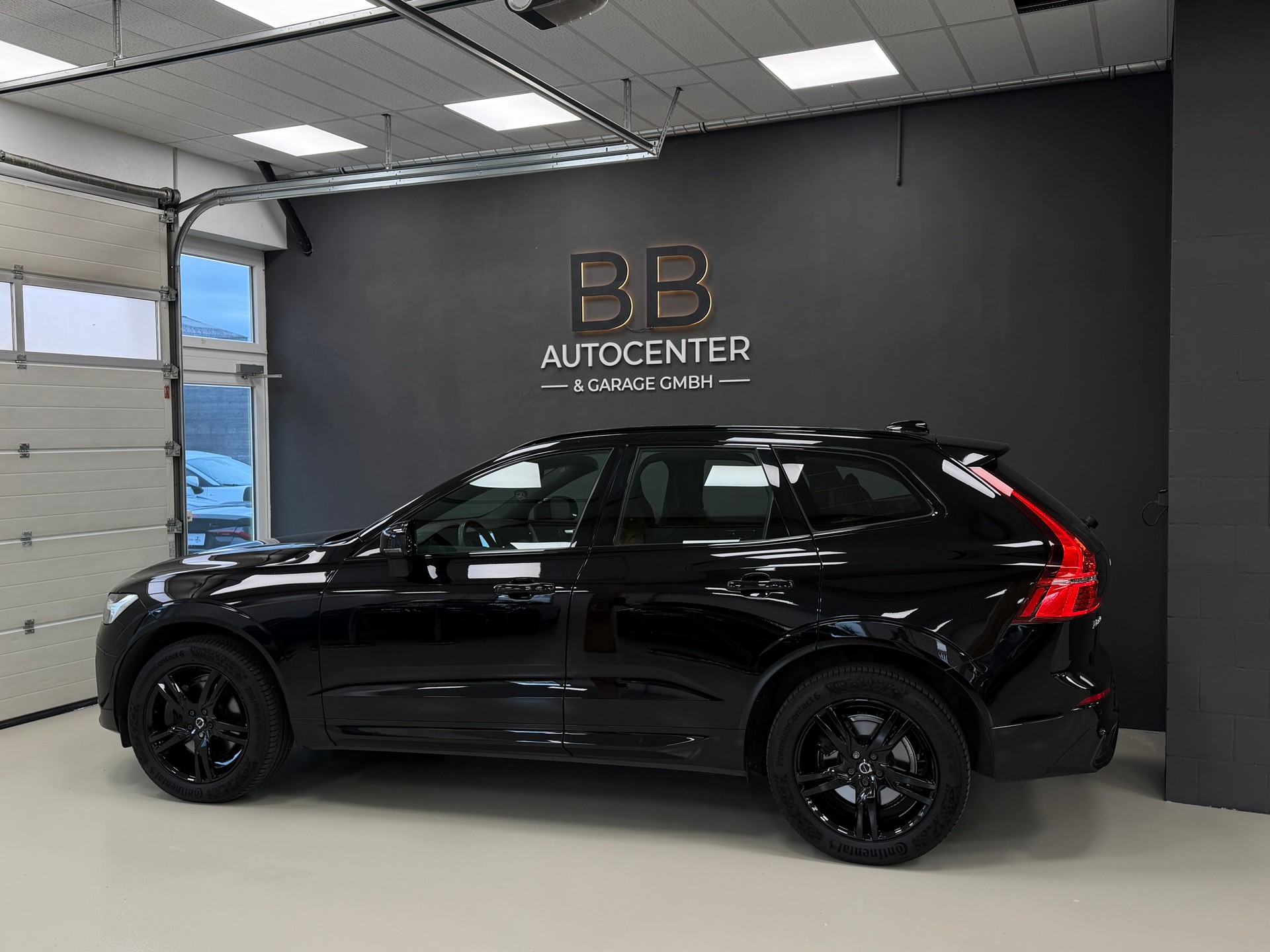 VOLVO XC60 B5 Diesel Mild Hybrid AWD R-Design Geartronic-showroom-element-3
