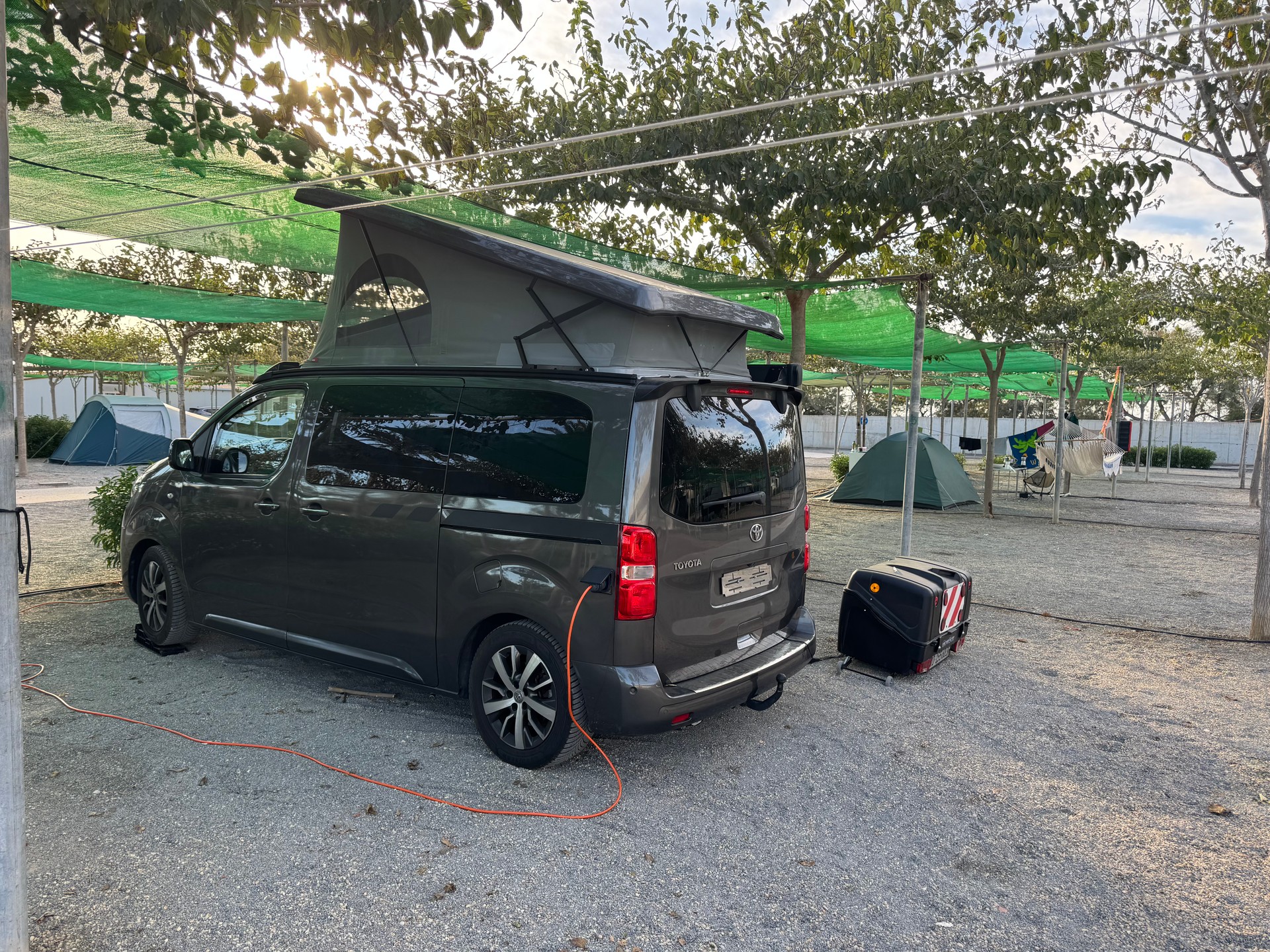 TOYOTA Crosscamp-image-2