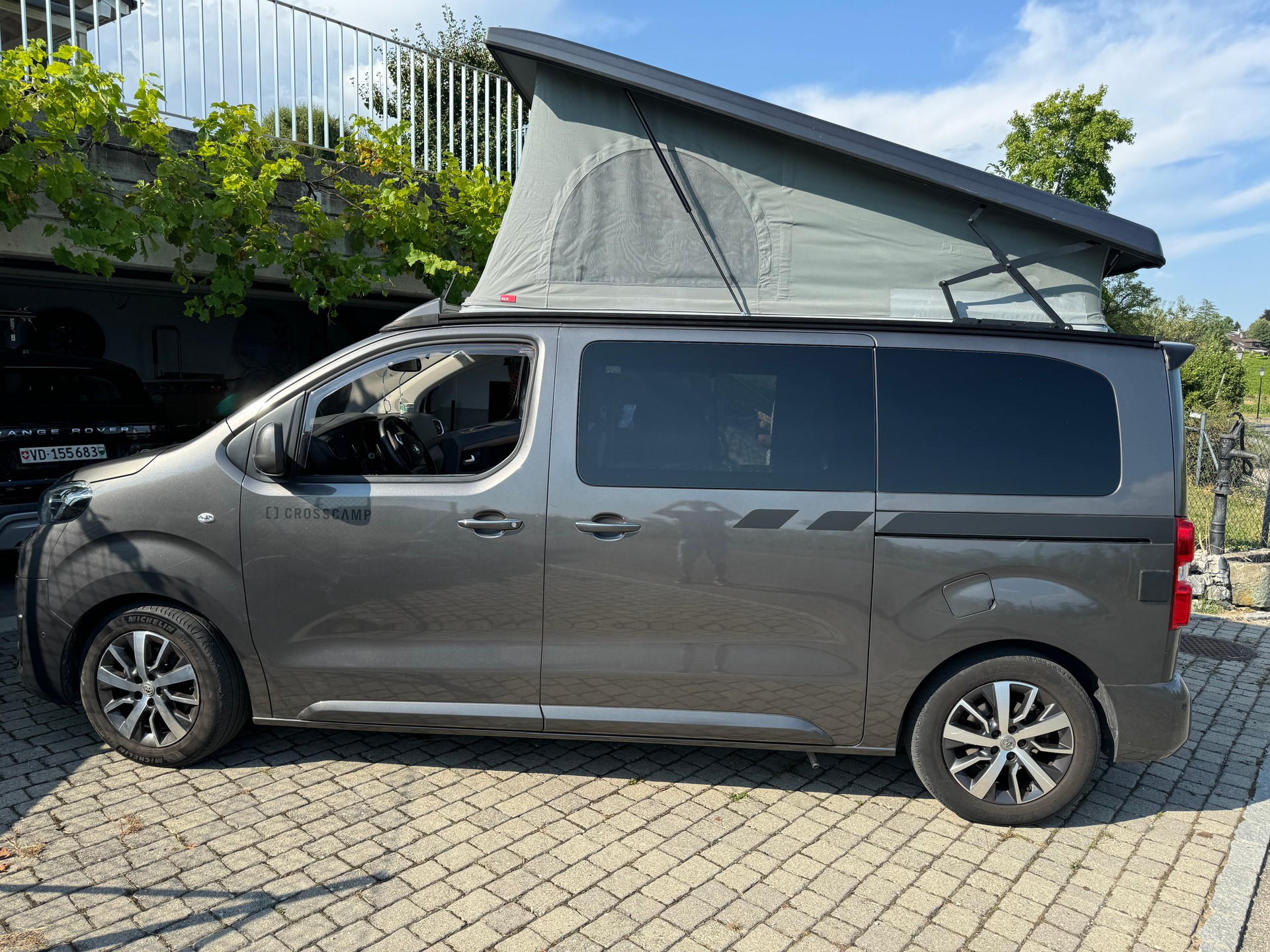 TOYOTA Crosscamp-image-0