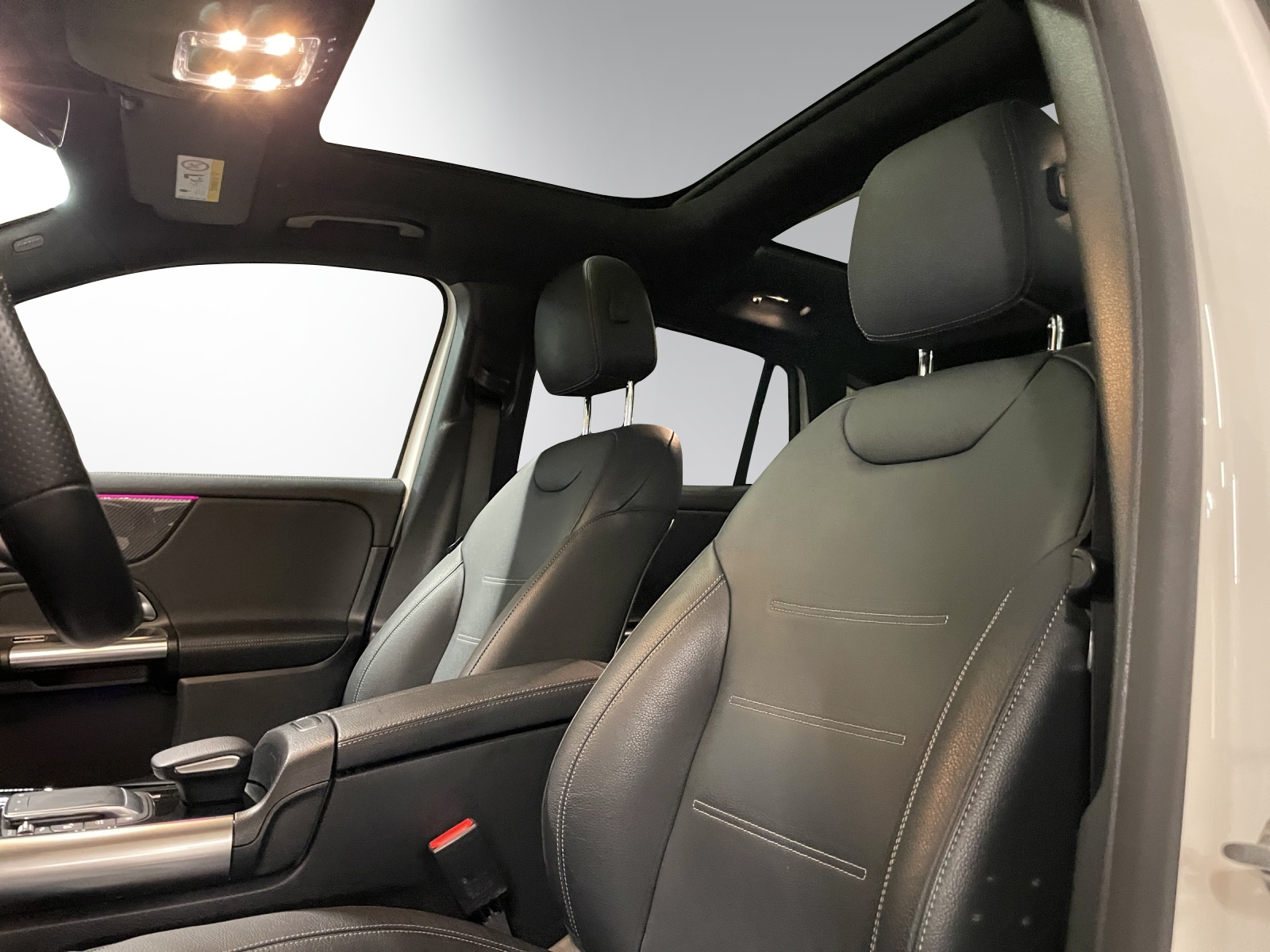 MERCEDES-BENZ GLA 220d 4Matic AMG Line 8G-DCT-image-9